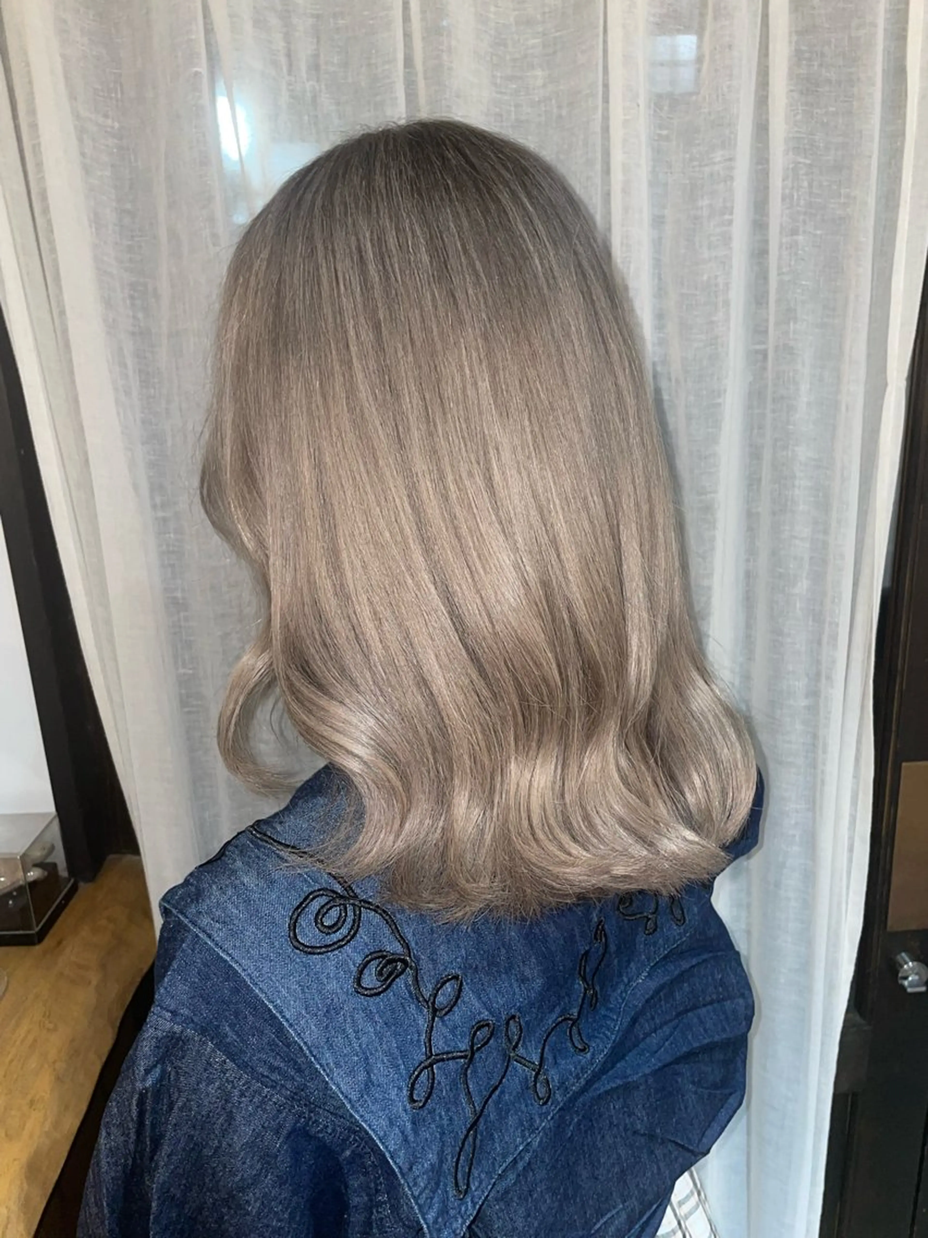 セミロング ヘアカラー ブリーチ🌟リタッチ 🎠KANON🎡のヘアスタイル