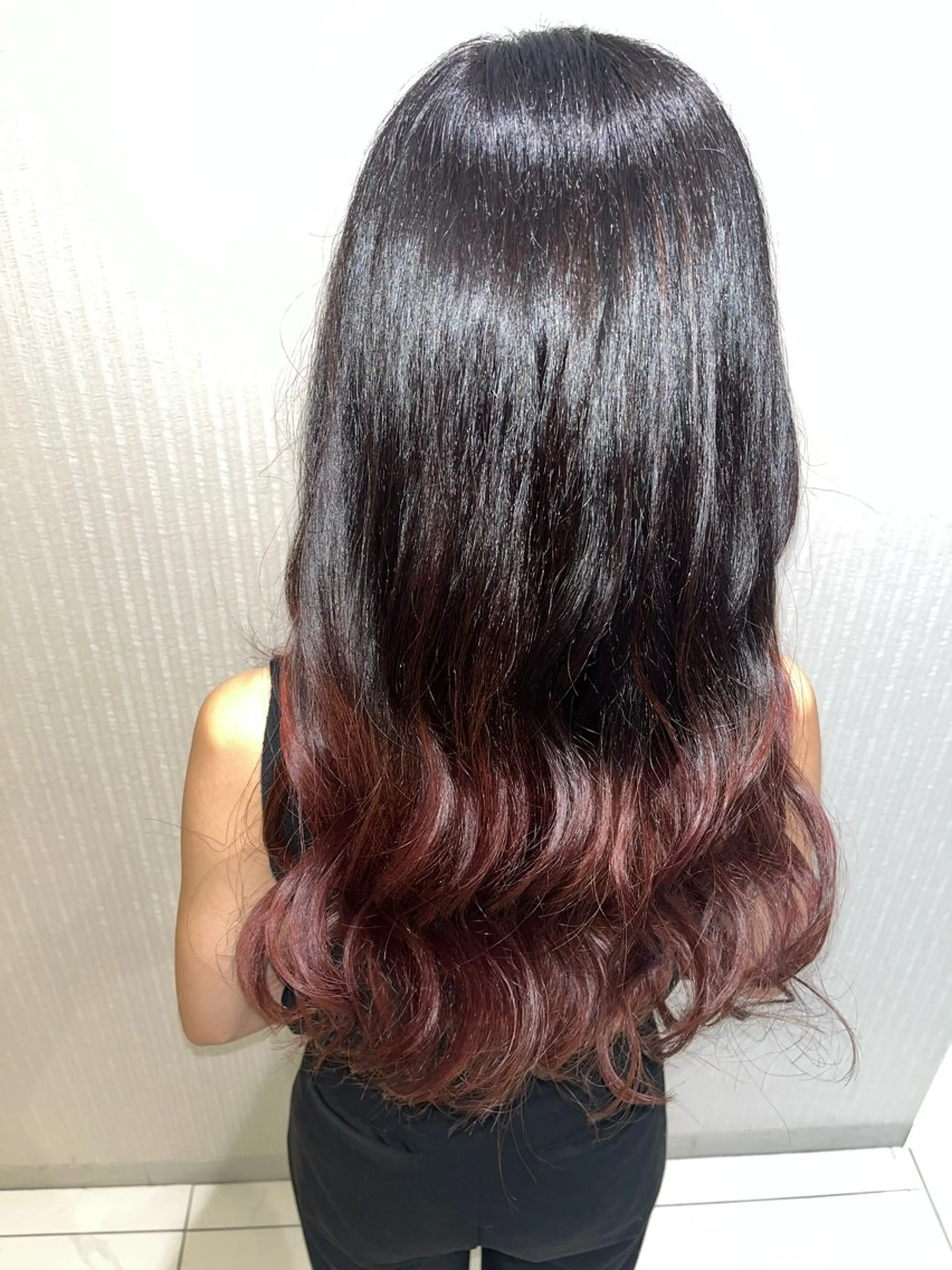 ロング カラー RAY Field 小佐井悠未のヘアスタイル