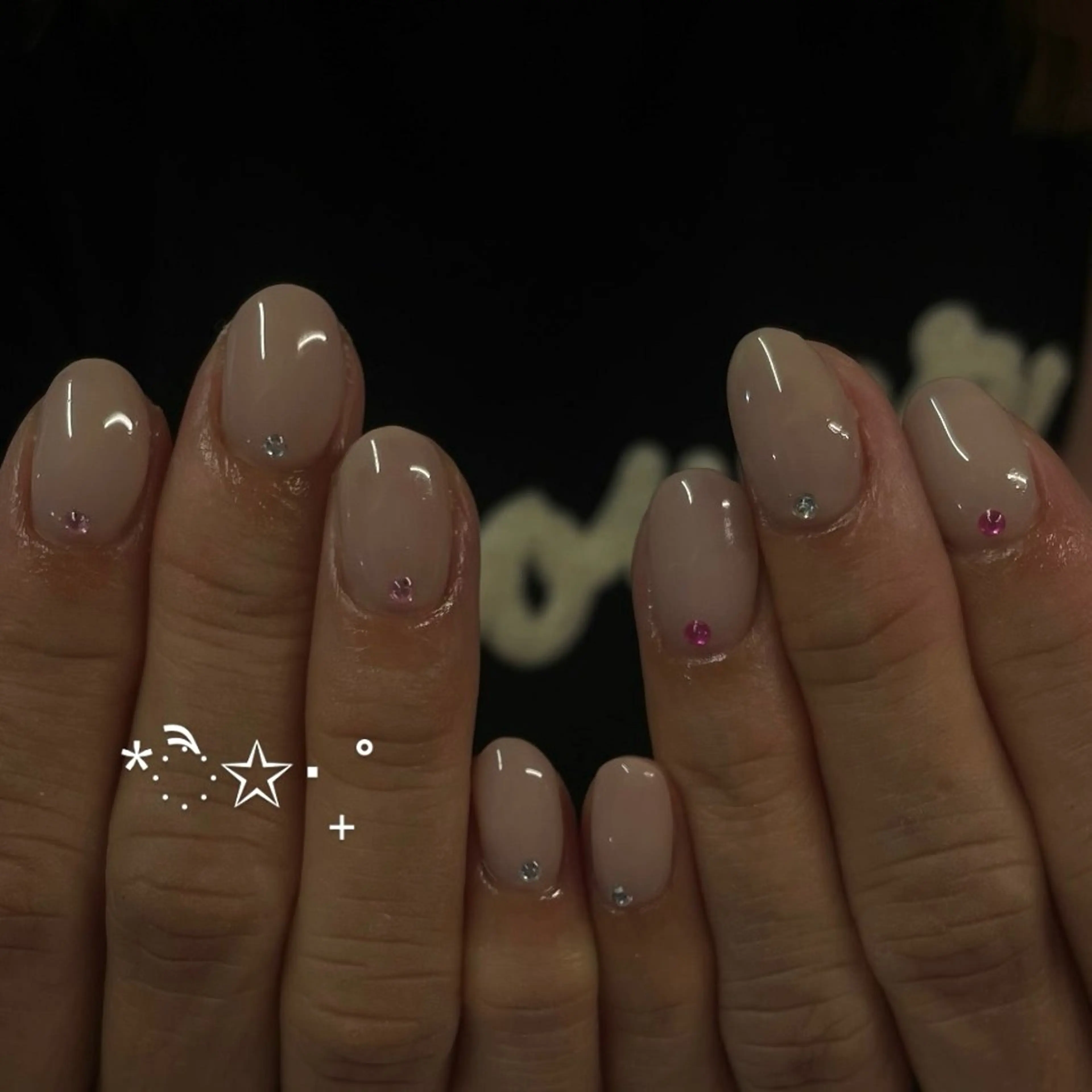 ネイル ストーンネイル ハンドネイル yuna@ 練習生☘️のネイルデザイン