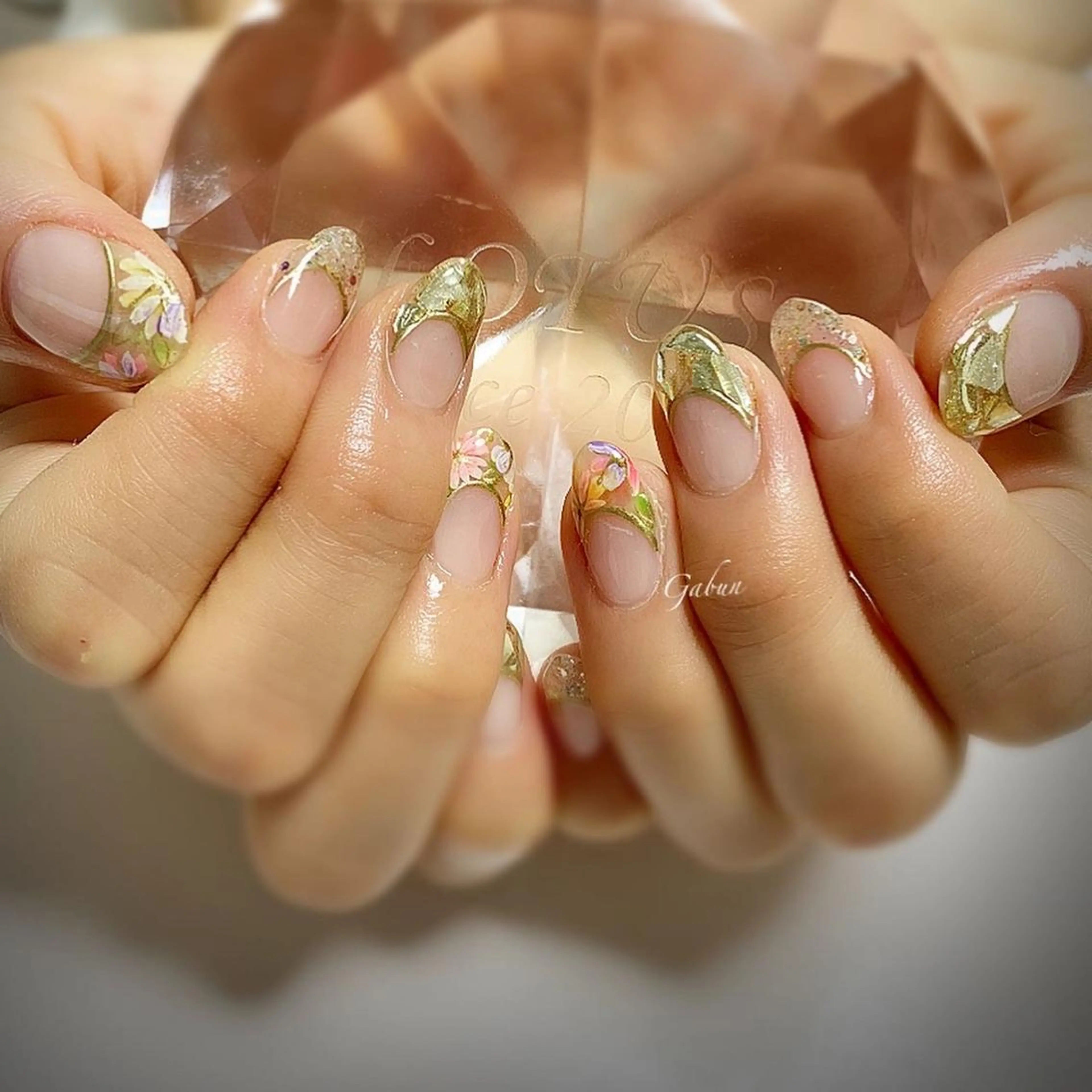 ミディアム ハンドネイル ハンドケア LOTUS ネイルサロンのネイルデザイン