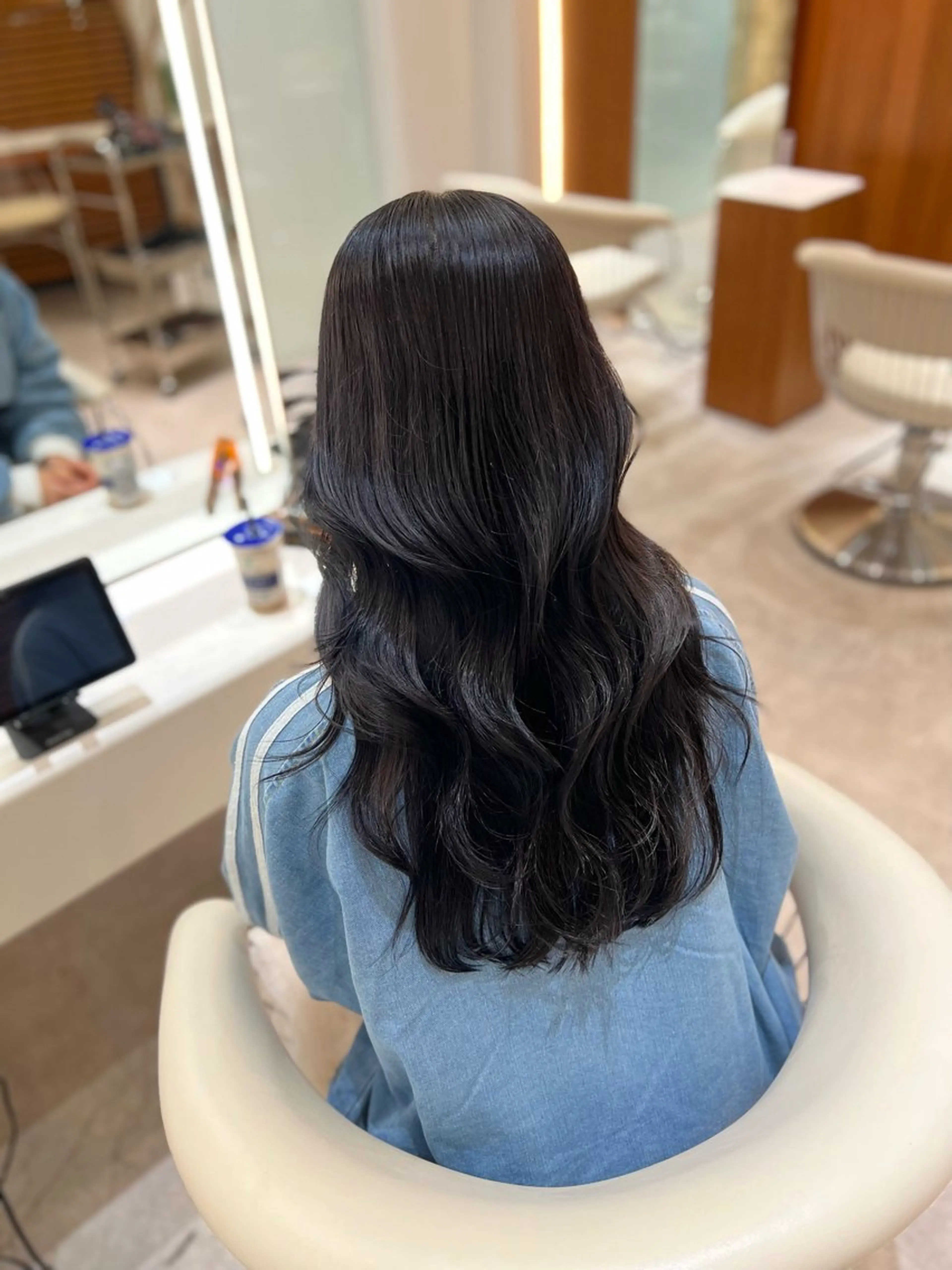 ロング カラー 黒髪 ブルーカラー ブルーブラック ダークグレー ダークグレージュ カット ヘアカラー トリートメント ヘアセット 韓国レイヤー🇰🇷 韓国研修◎渋谷カイトのヘアスタイル