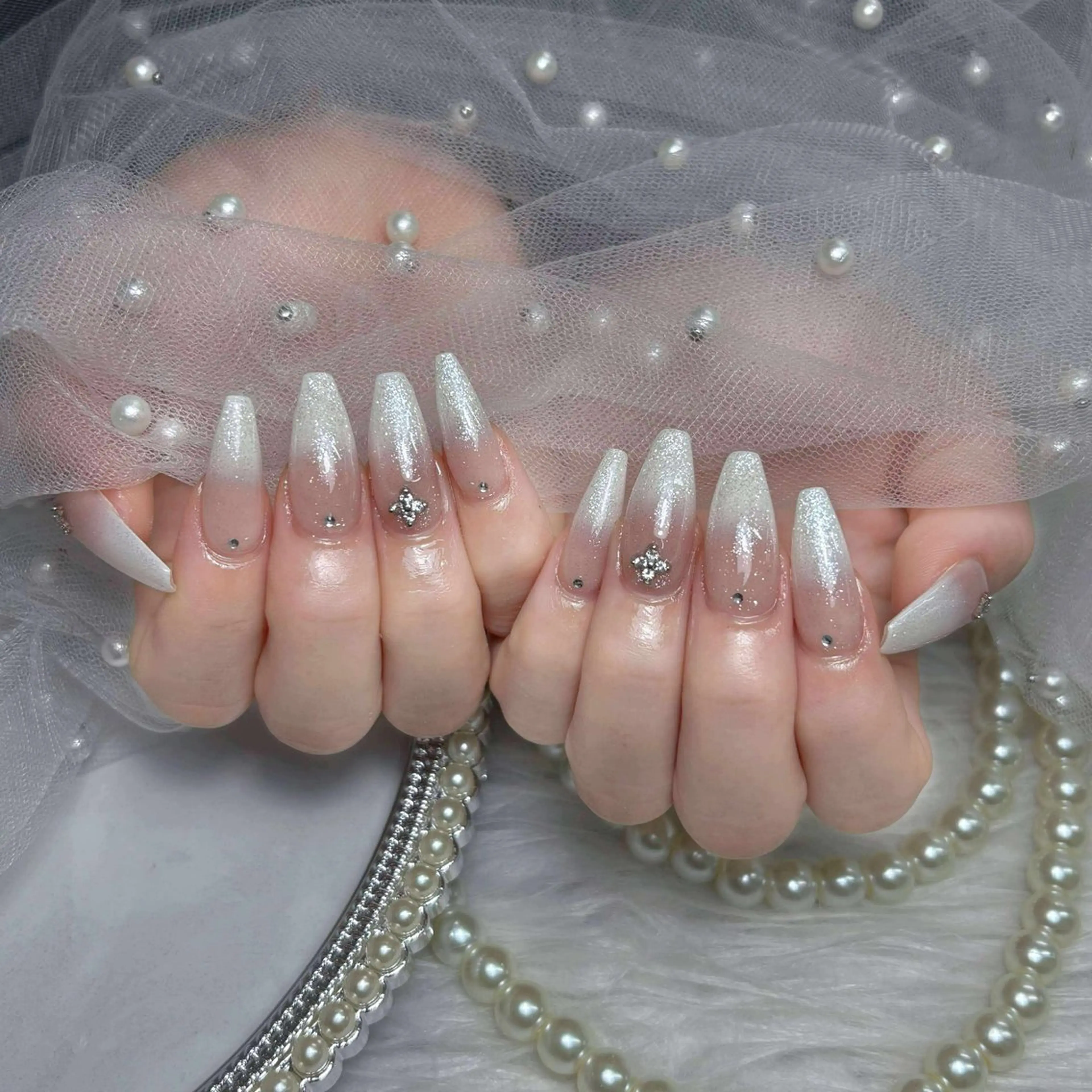 ネイル アートネイル ボルドー ブラウン フレンチネイル 氷ネイル・うるうるネイル ハンドネイル ハンドケア Nova Nail Nambaのネイルデザイン