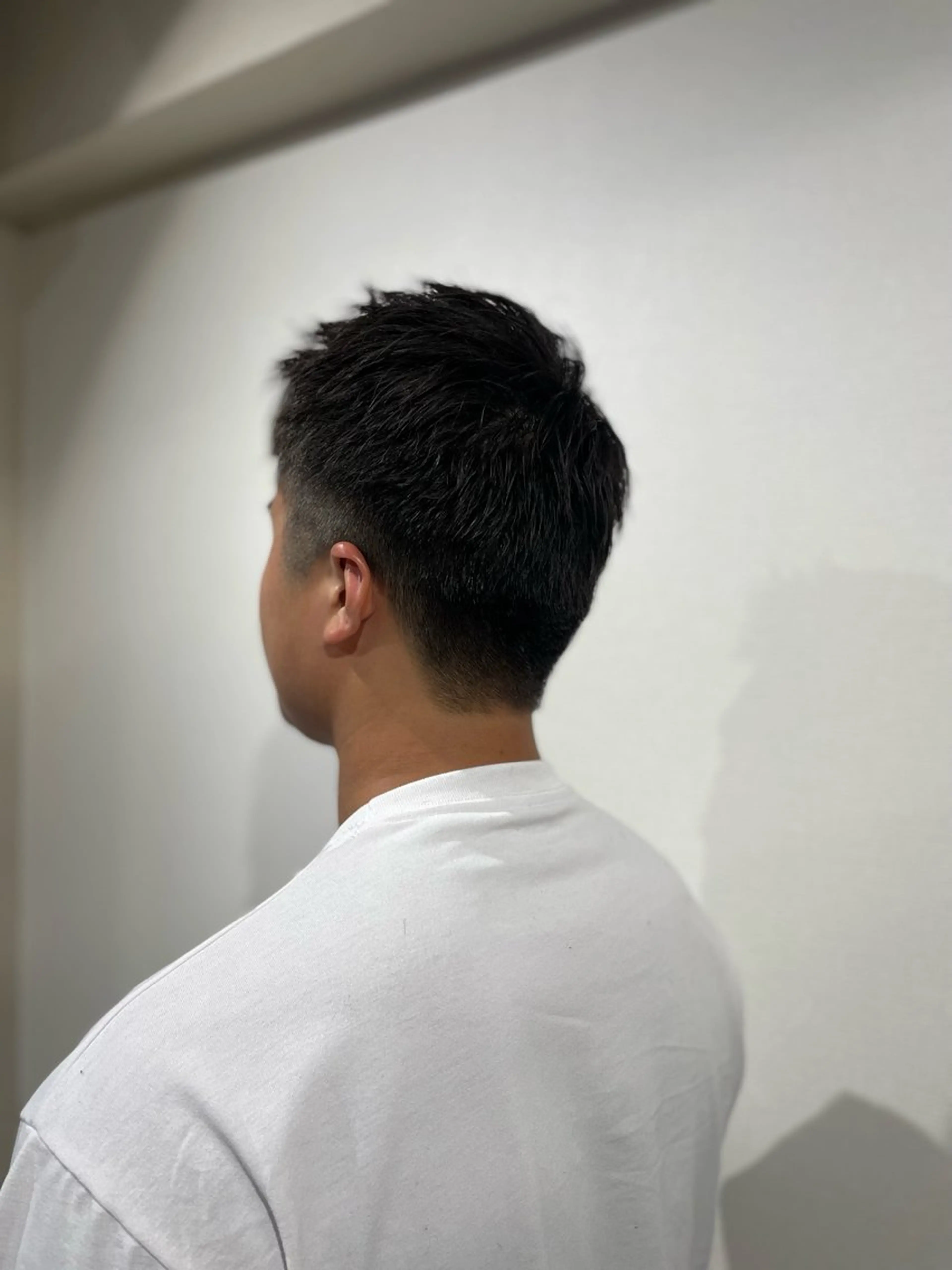 ショート メンズ メンズブリーチ メンズショート ケアカラー 髪質改善 ショートヘア 流行メンズスタイル ren✂︎のヘアスタイル