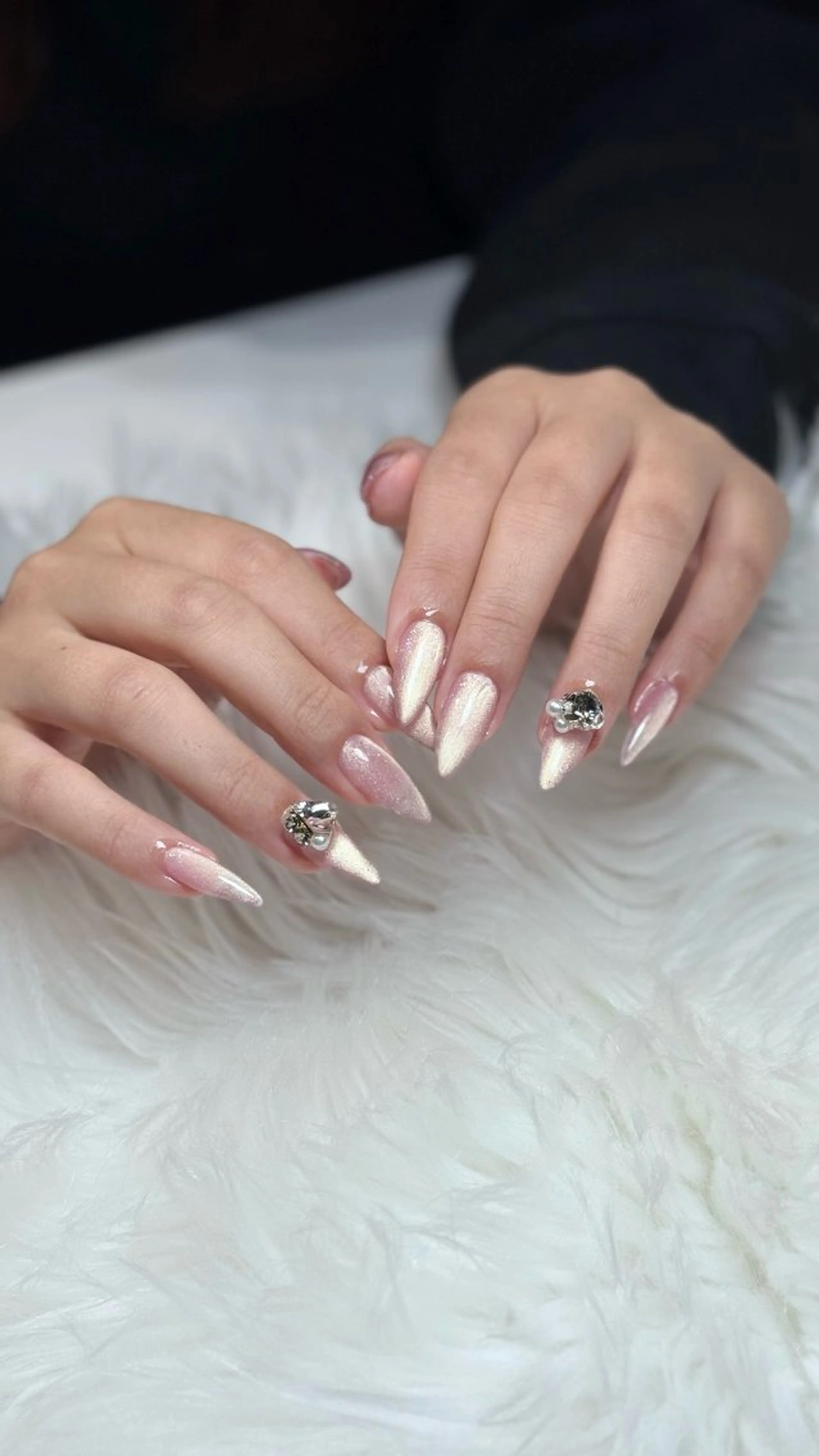 ネイル アートネイル オーロラネイル ジェルネイル 韓国ネイル ロングネイル ハンドネイル Nichi Nailsのネイルデザイン