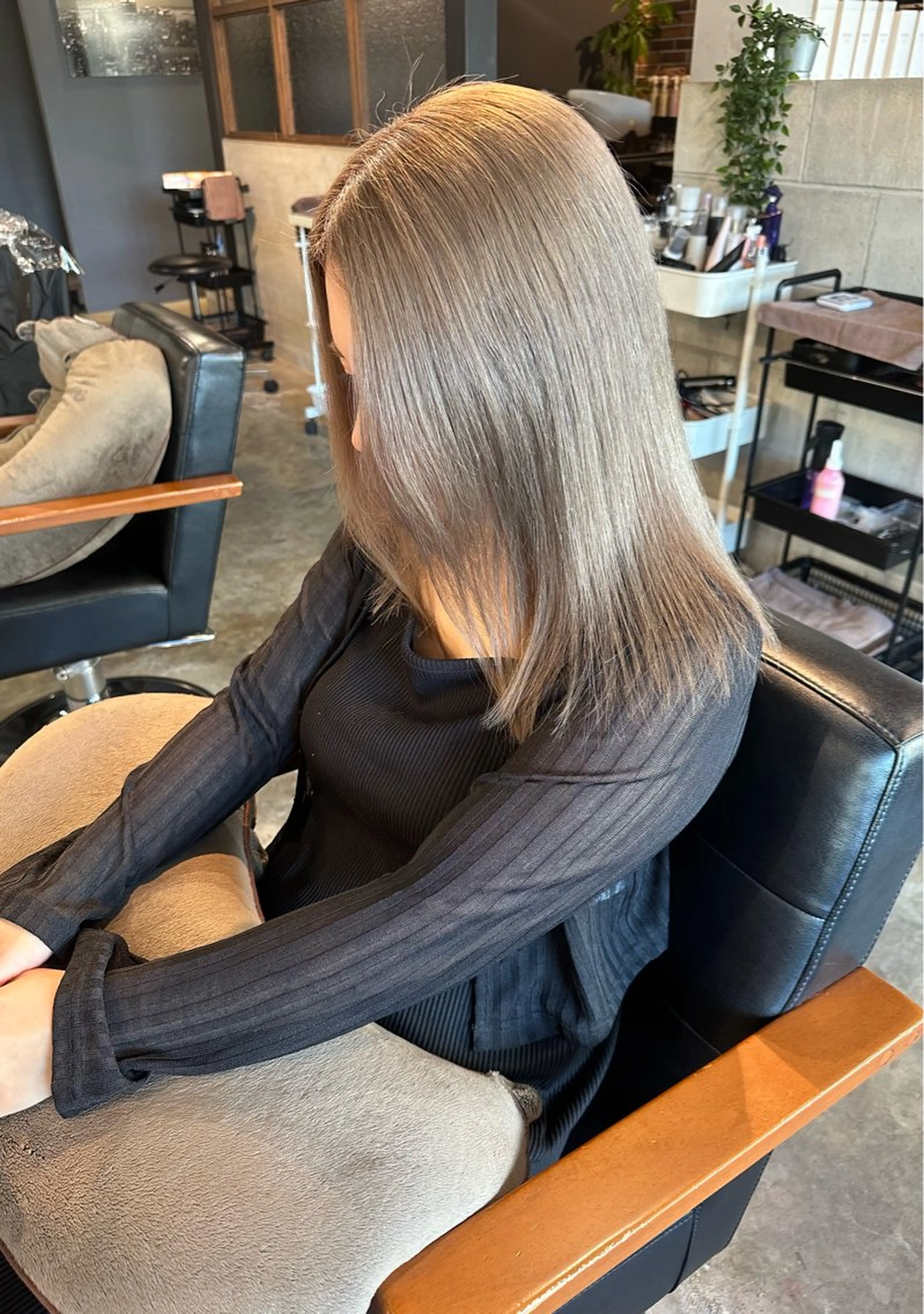 セミロング カラー Baby美容師 Ninaのヘアスタイル