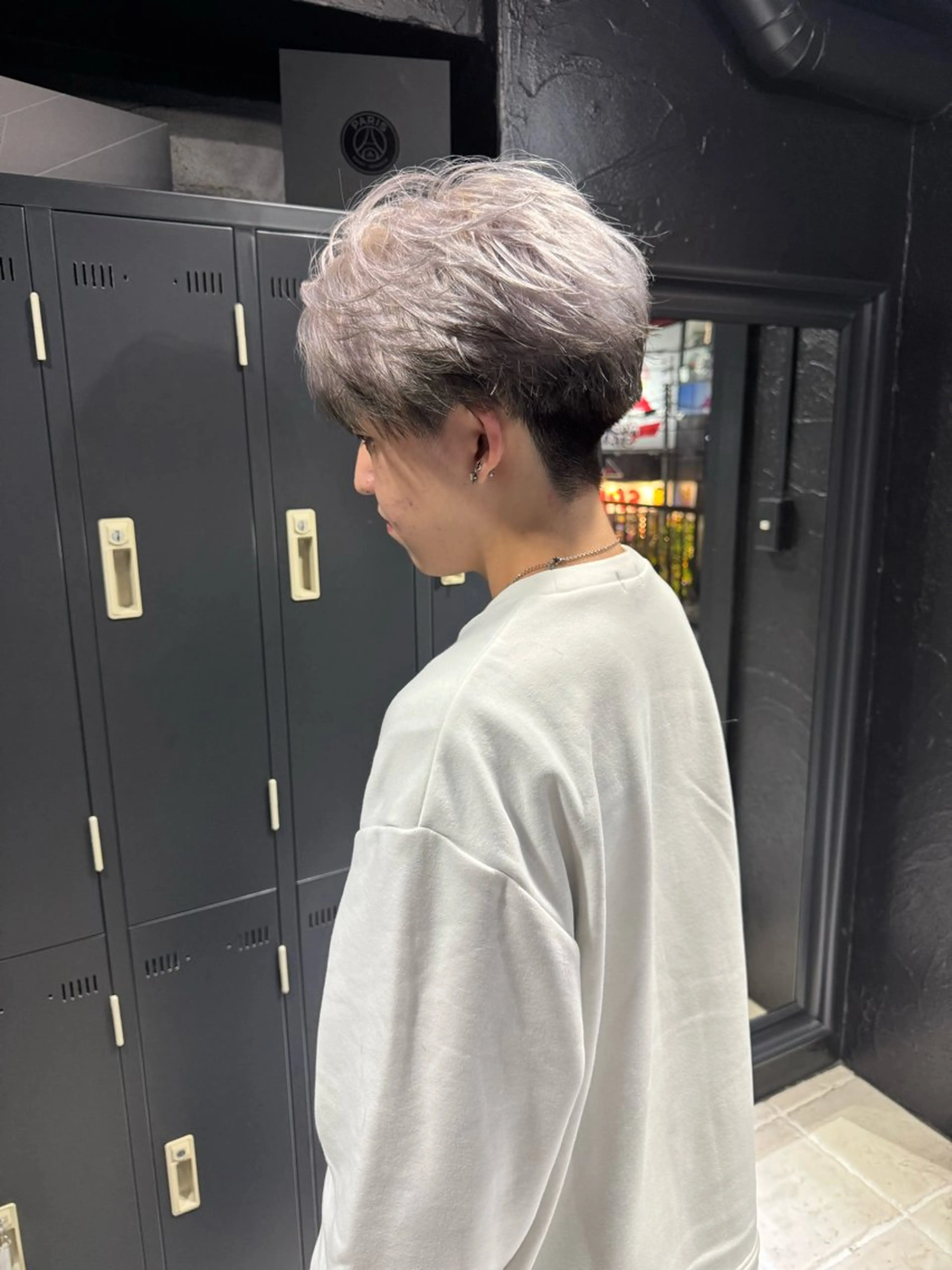 ショート カラー ヘアアレンジ メンズ センターパート カット ヘアカラー トリートメント ヘアセット メンズ専門 美容師✨ アメ村 堀江颯瑛のヘアスタイル