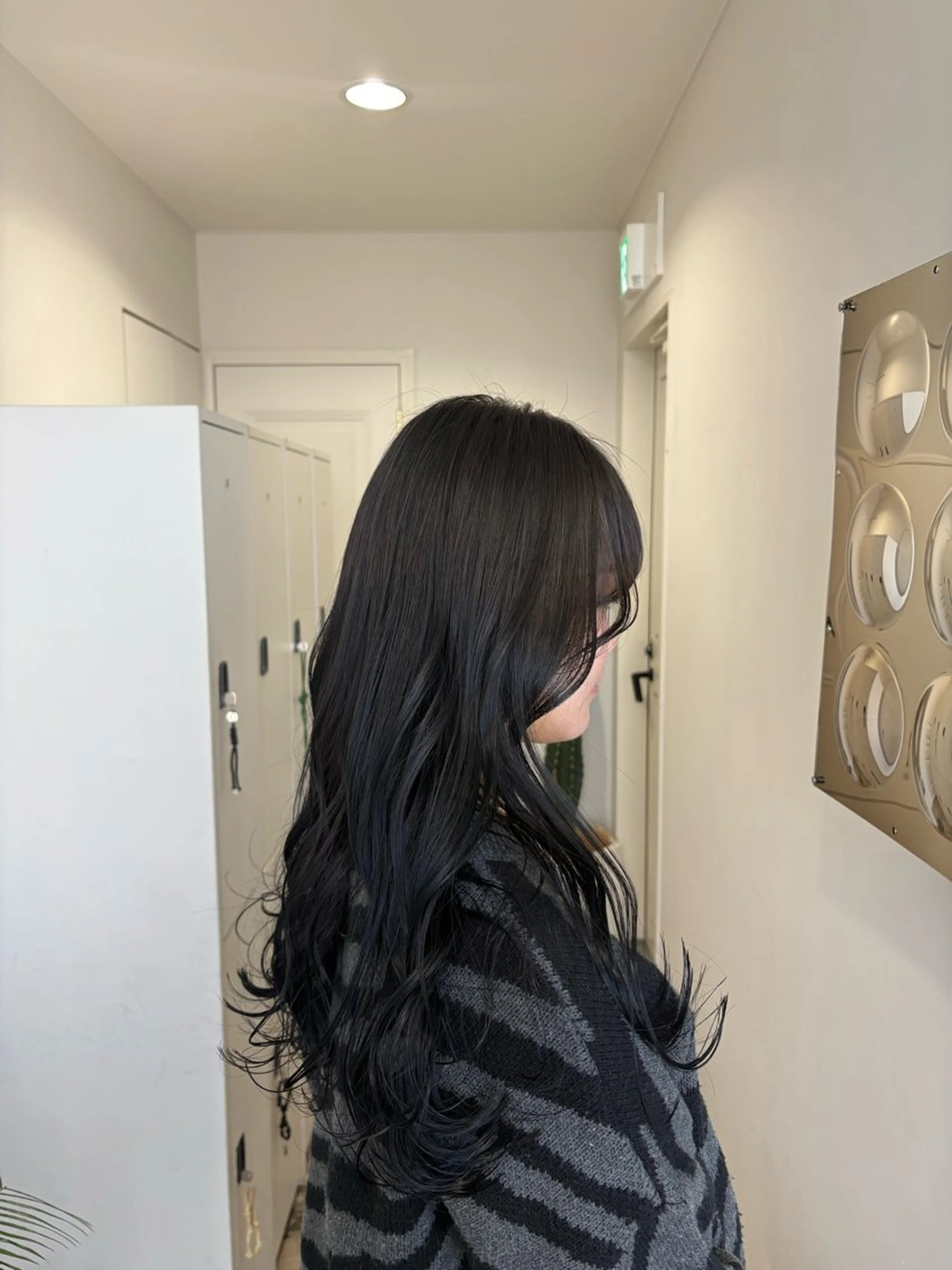 ロング カラー 黒髪 ブルーカラー ブルーブラック 韓国風ヘア カット ヘアカラー トリートメント 大阪/梅田 ヨシノヒメカのヘアスタイル