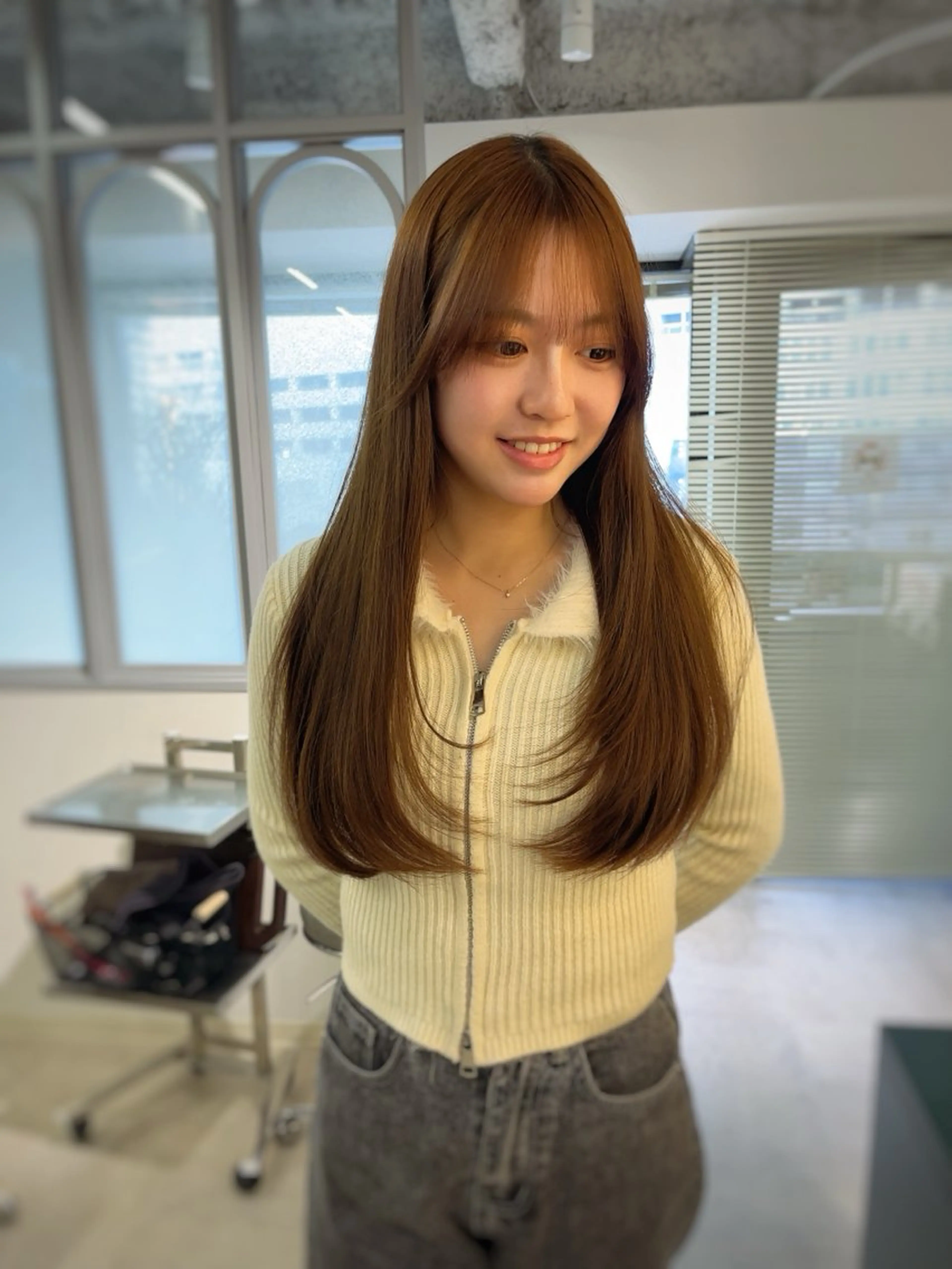 ミディアム カラー 透明感カラー 韓国風ヘア レイヤーカット 小顔カット カット ヘアカラー トリートメント 【副店長】六三四🌻 カラー指名No.1のヘアスタイル