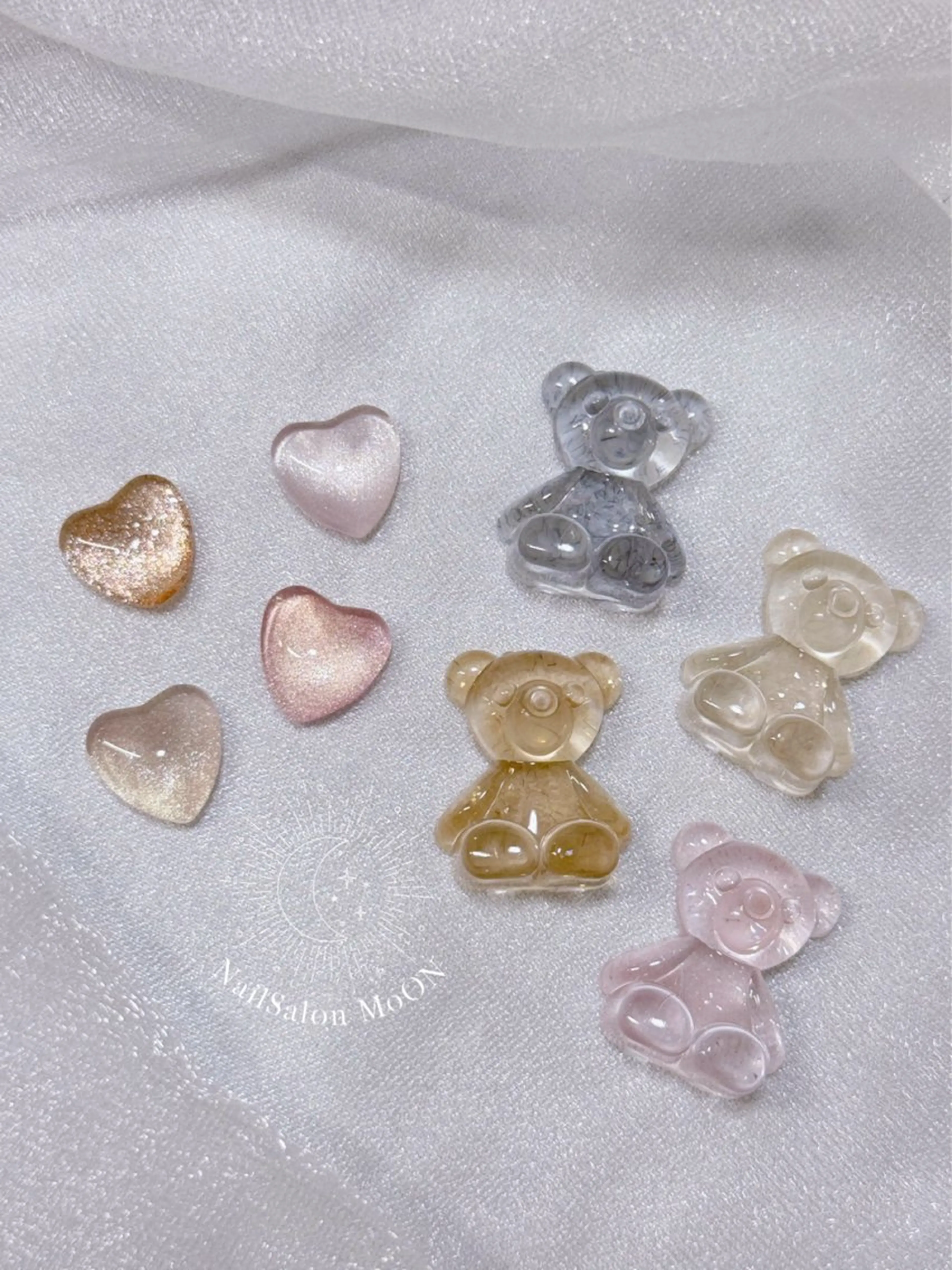 MoON...❤︎ MeGuのネイルデザイン