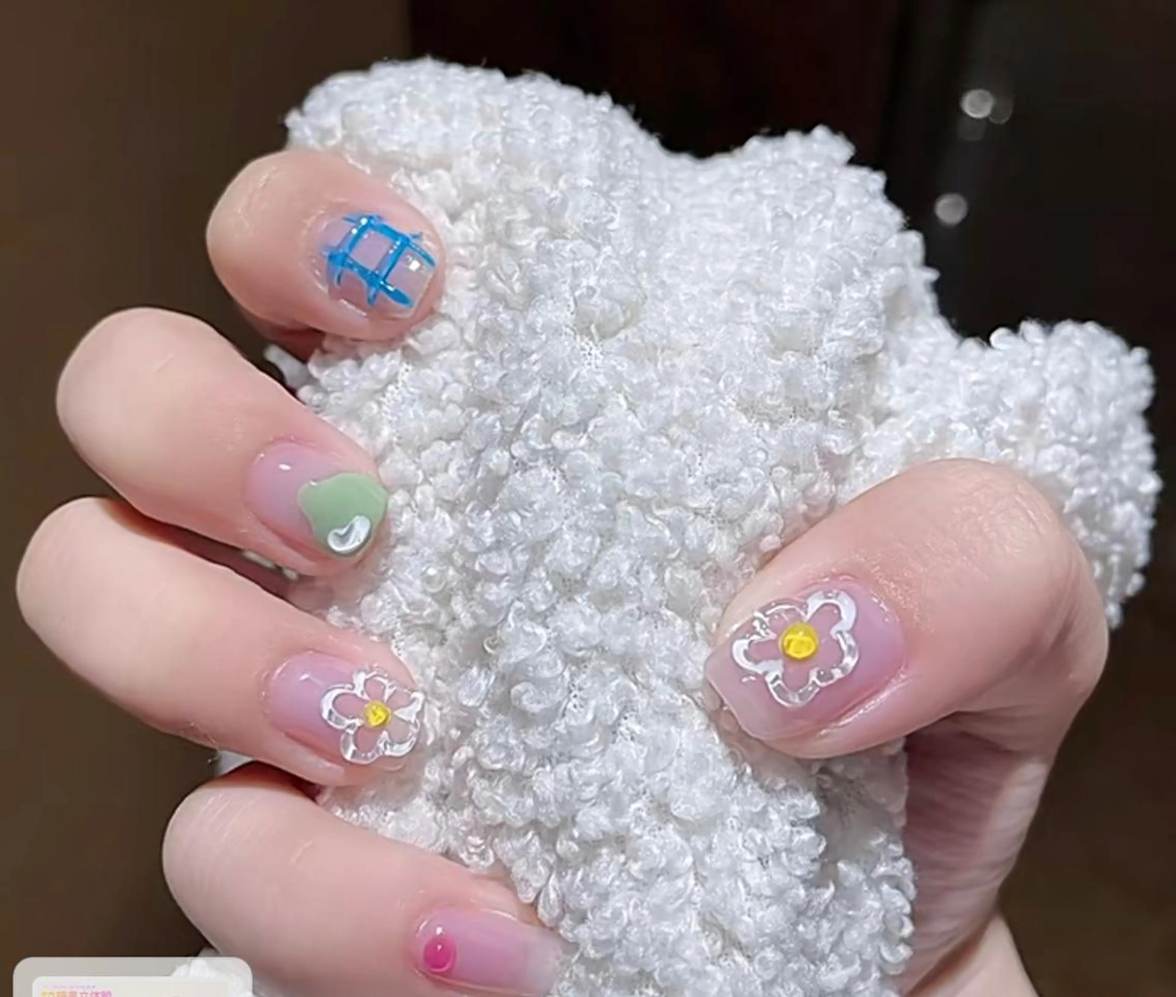 ネイル ハンドネイル 💅E•U•B NAIL🌹所属・横浜市中区曙町 ネイルE·U·Bのネイルデザイン