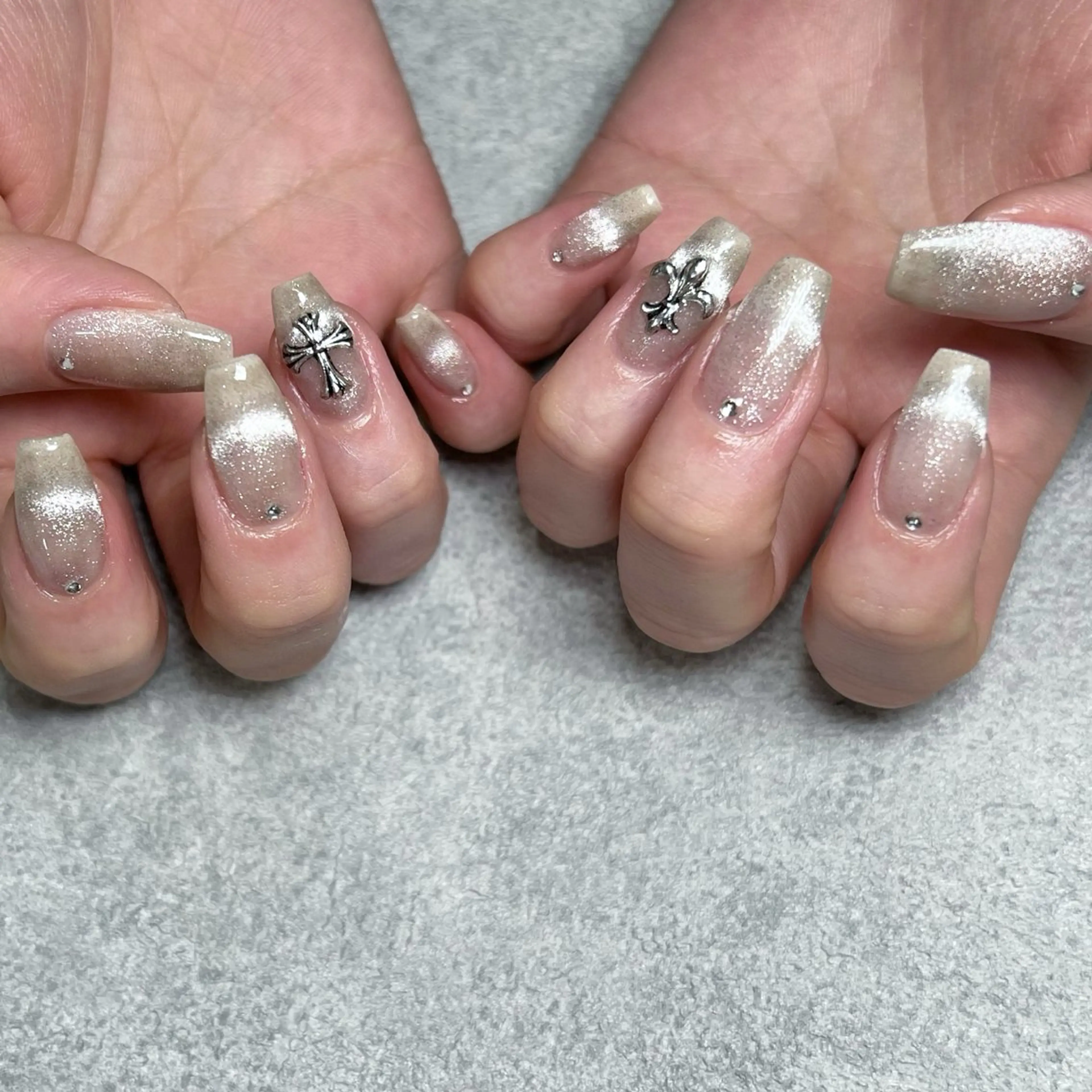 ネイル crestnail所属・小林 束紗のネイルデザイン