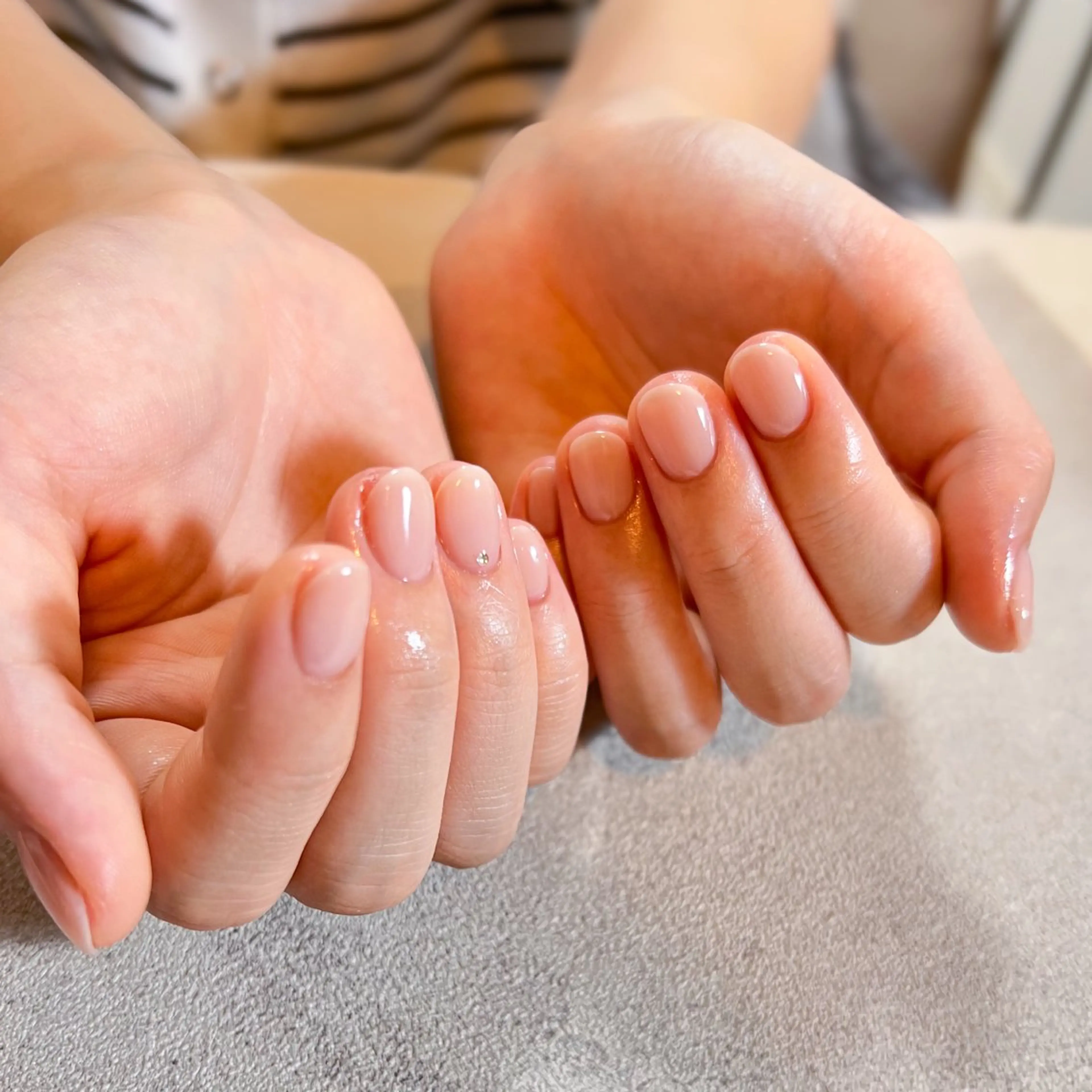 ネイル オフィスネイル ワンカラーネイル ピンク シンプルネイル ストーンネイル pointillé .ayaのネイルデザイン