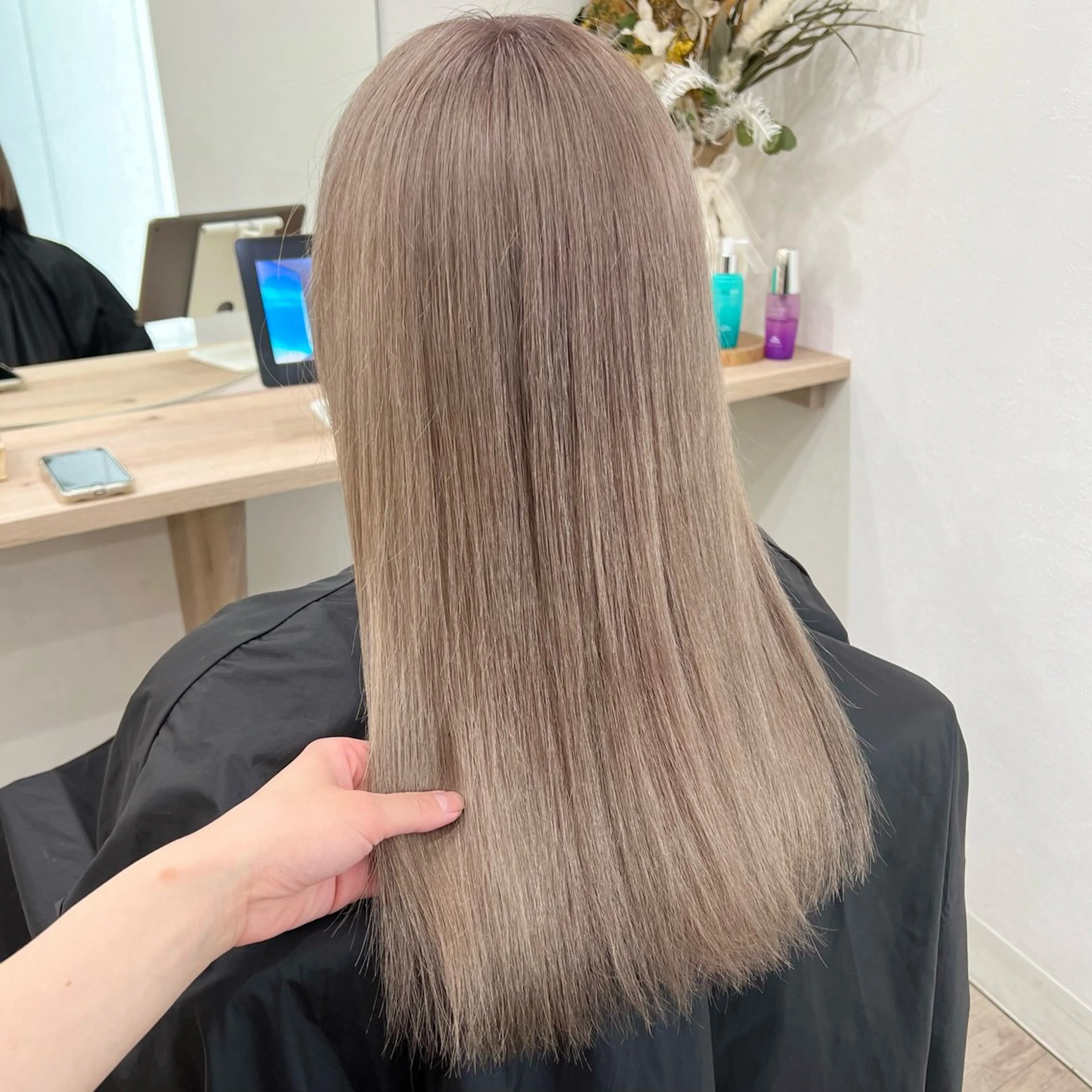 ロング カラー ベージュカラー ホワイトベージュ TOKI mahoのヘアスタイル