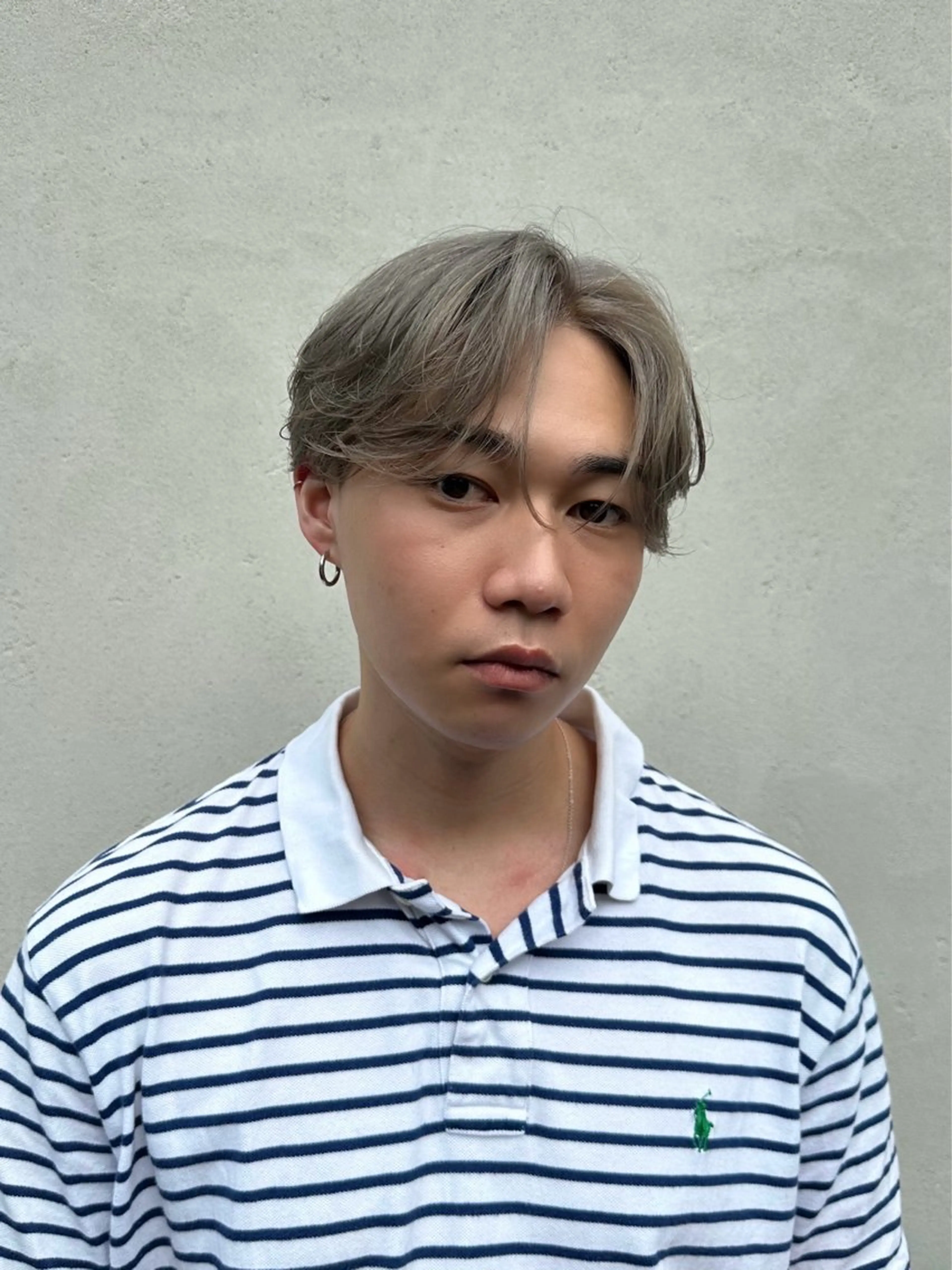 ミディアム パーマ メンズ SALOWIN 原宿 iori所属・【原宿】外国人風 パーマ毛流れメンズのヘアスタイル