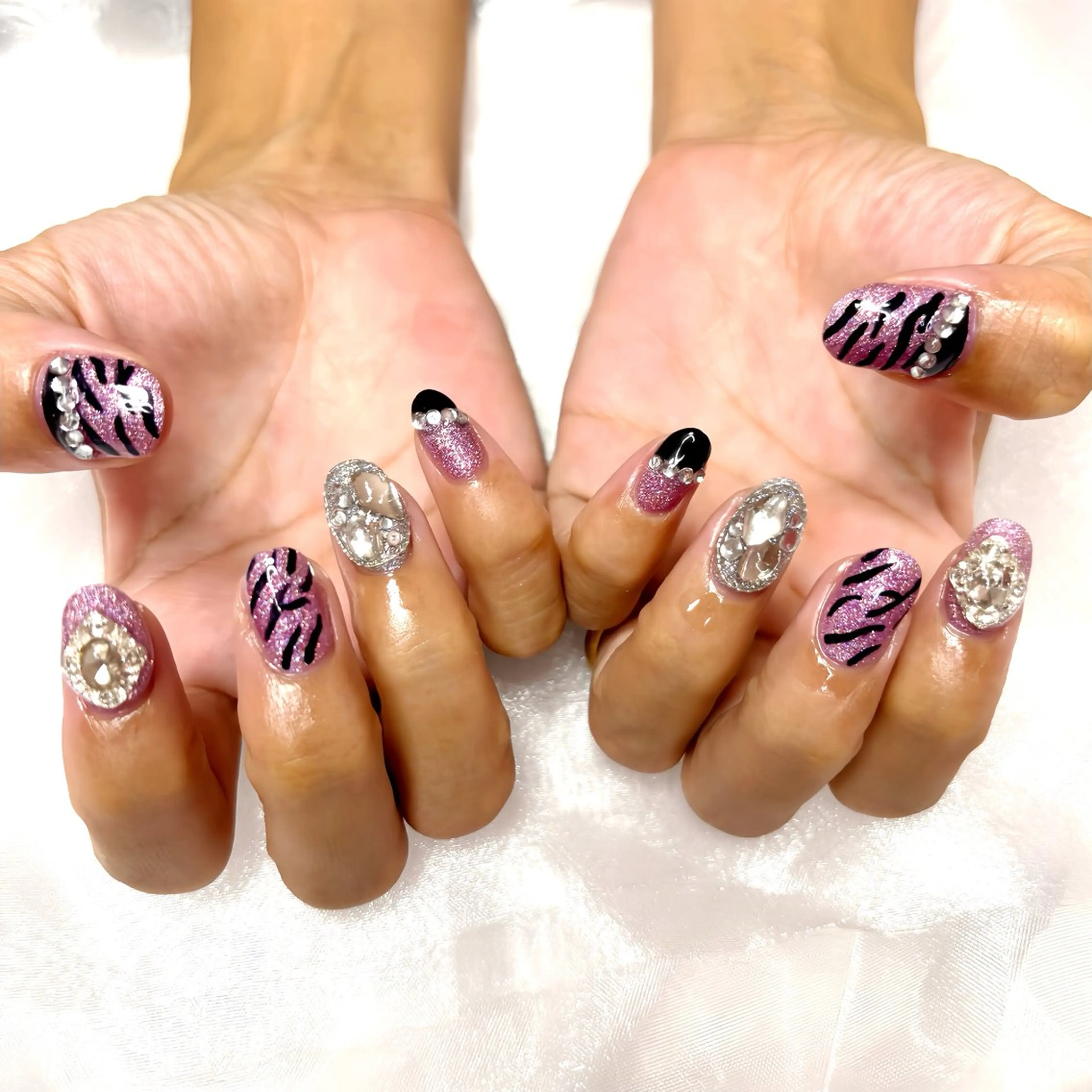 ネイル アニマル柄 ハンドネイル ぽっぷん satomiのネイルデザイン