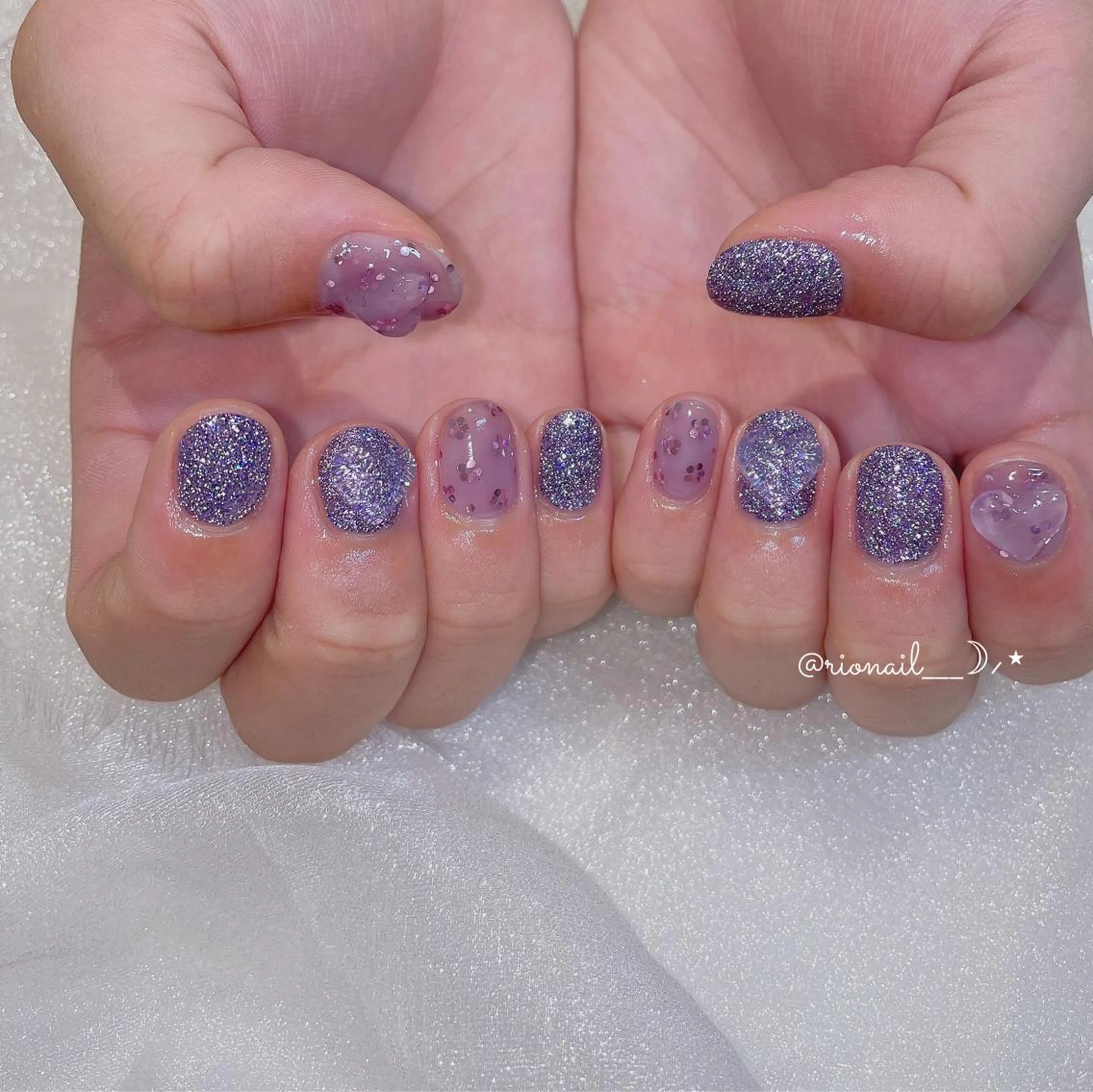 ネイル アートネイル 𝘙𝘪𝘰𝘯𝘢 ...🕯🤍のネイルデザイン