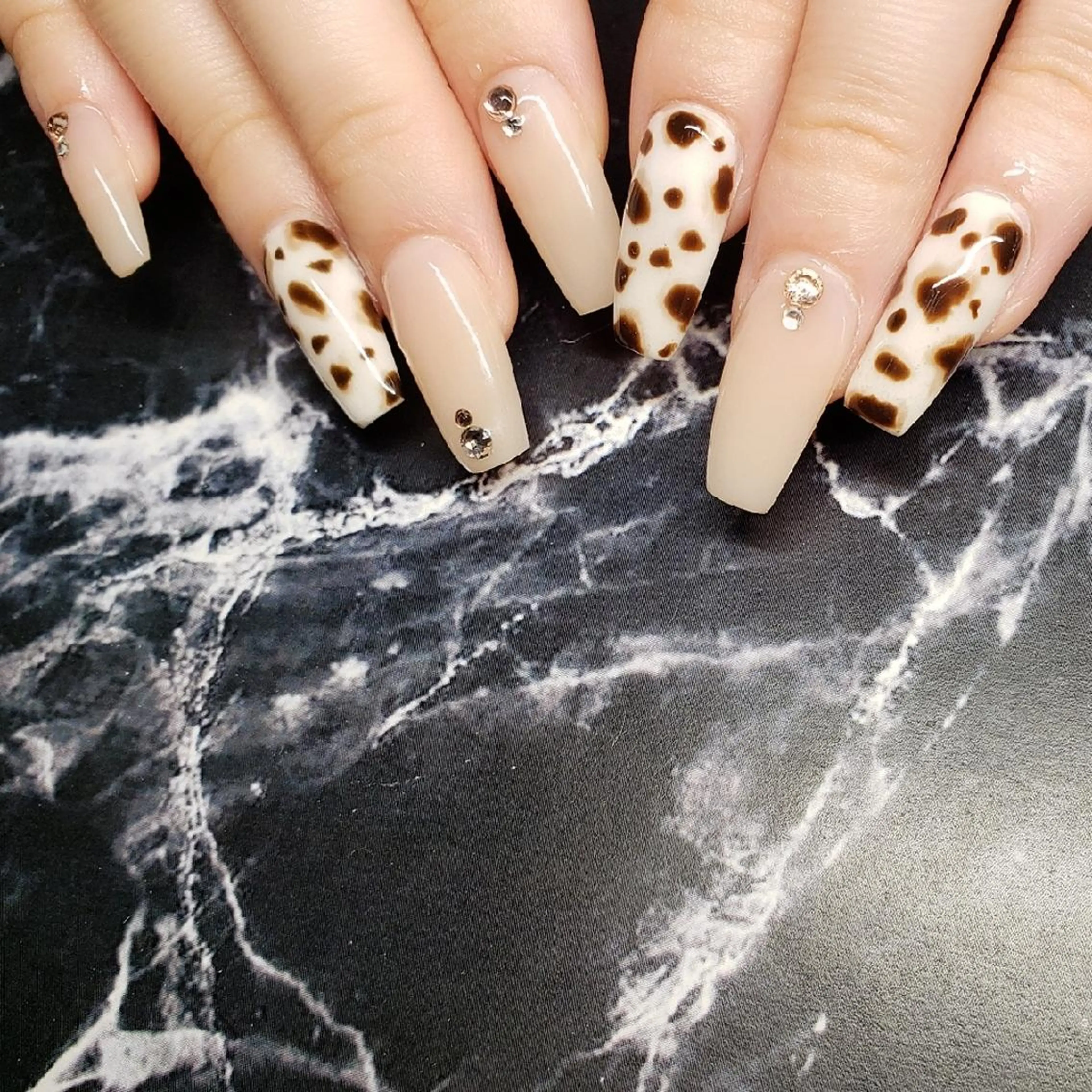 セミロング ネイル ハンドネイル クロキ 。のネイルデザイン