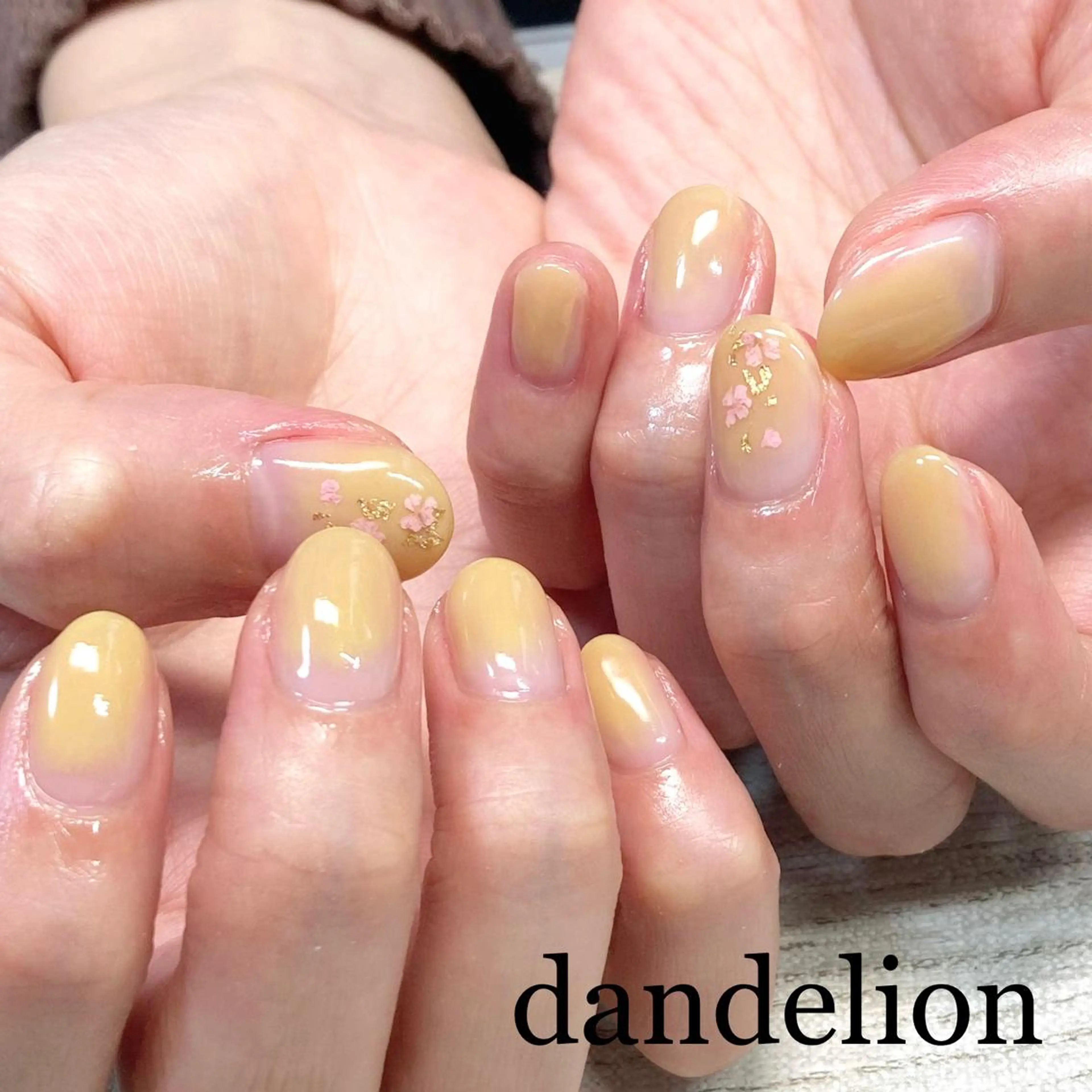ネイル ハンドネイル ハンドケア dandelion ダンデライオンのネイルデザイン