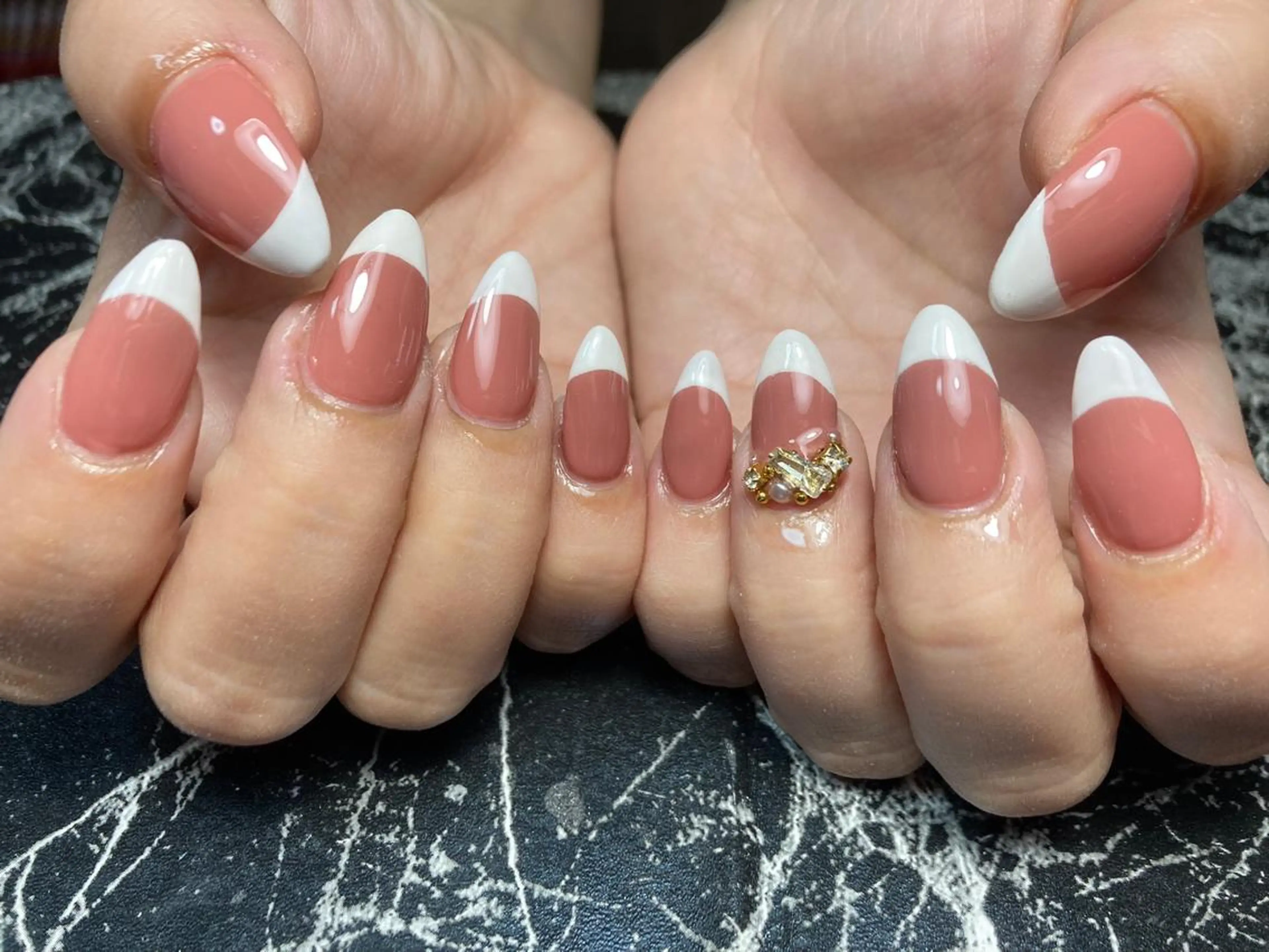 ミディアム ネイル ハンドネイル フットネイル ✴︎ Delightのネイルデザイン