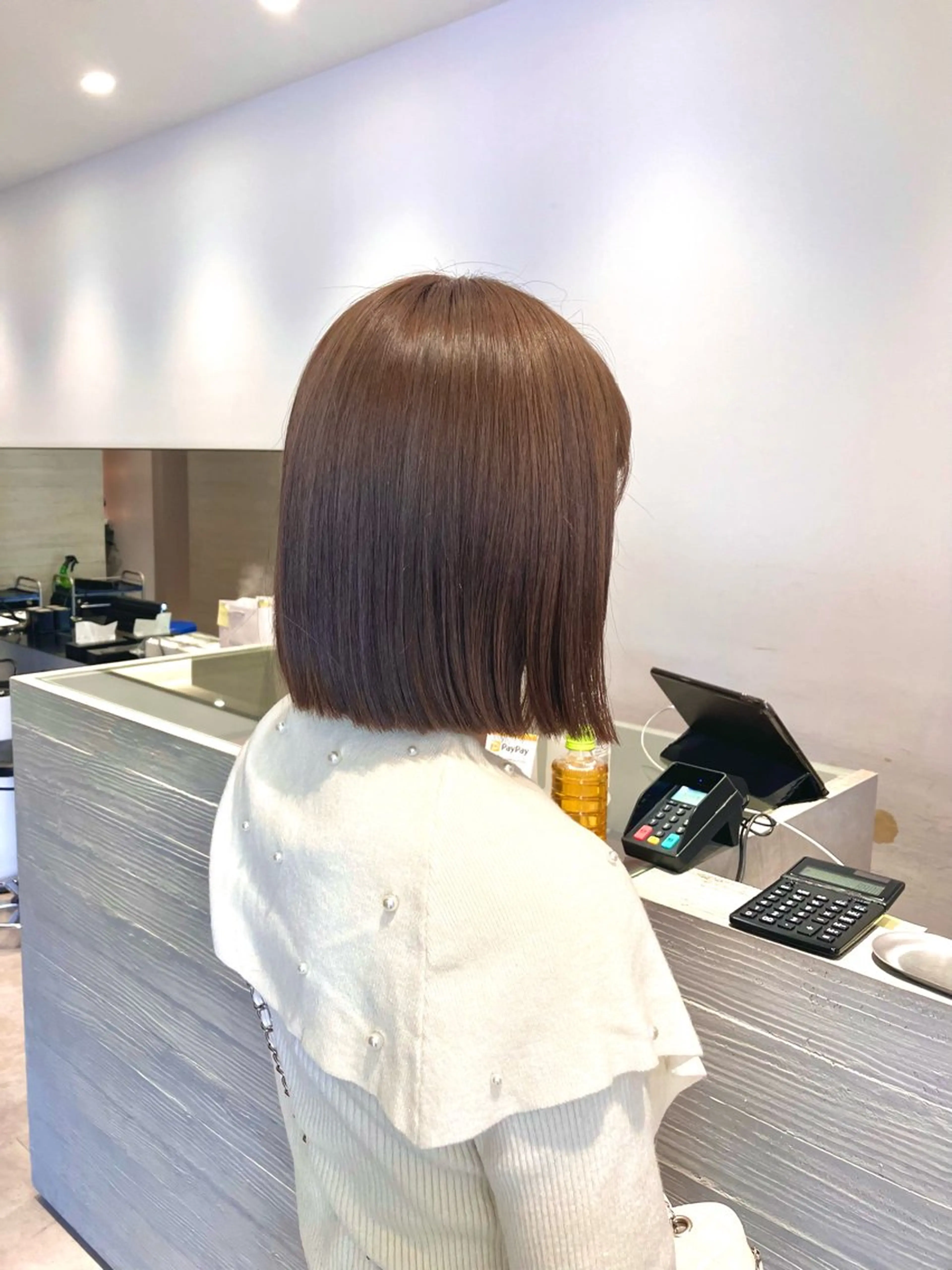 ショート ボブ サキ🤍ハイトーン 🩰くびれ巻きヘアのヘアスタイル