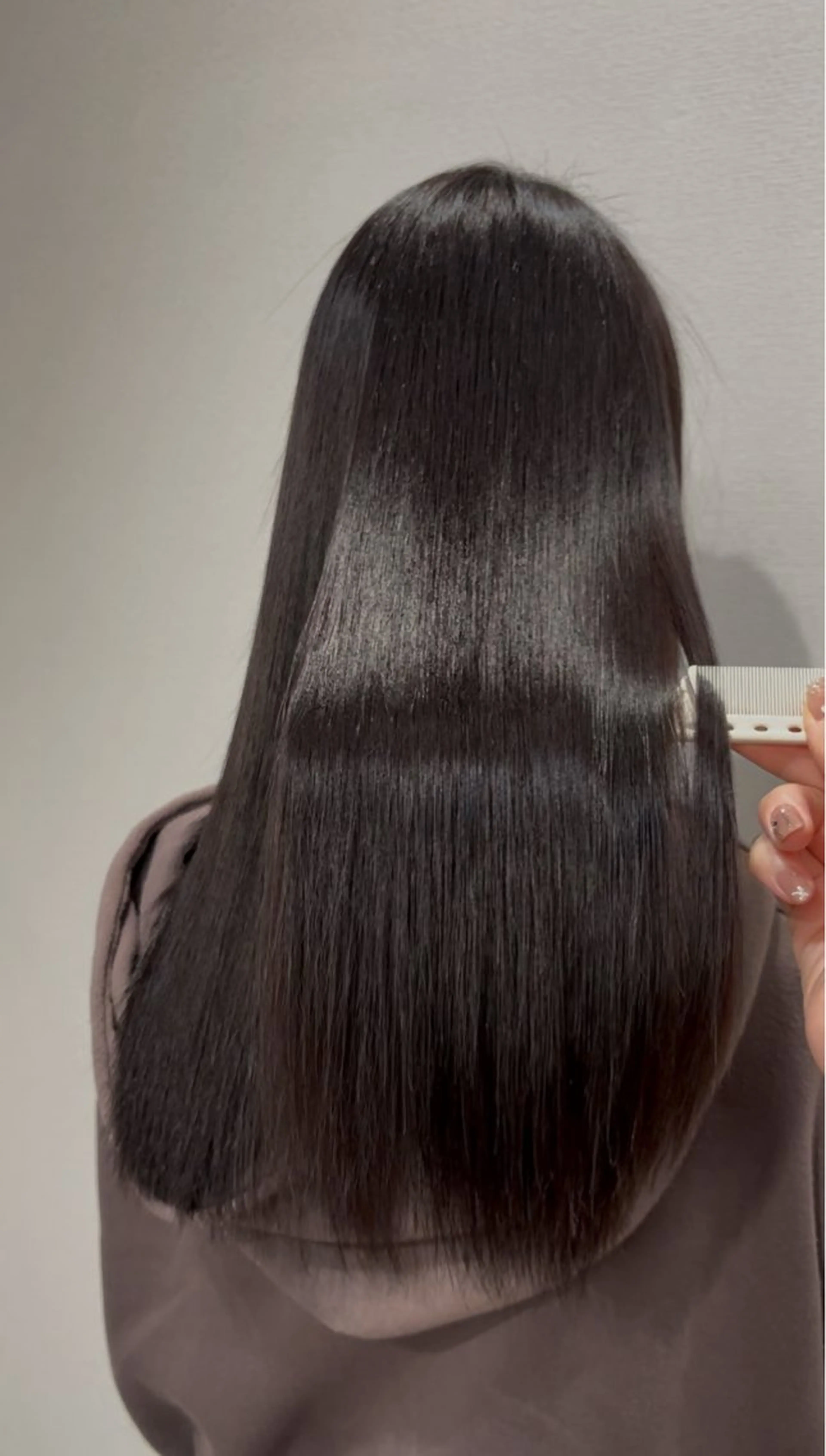 momoka/暖色 カラー/縮毛矯正✨️のヘアスタイル