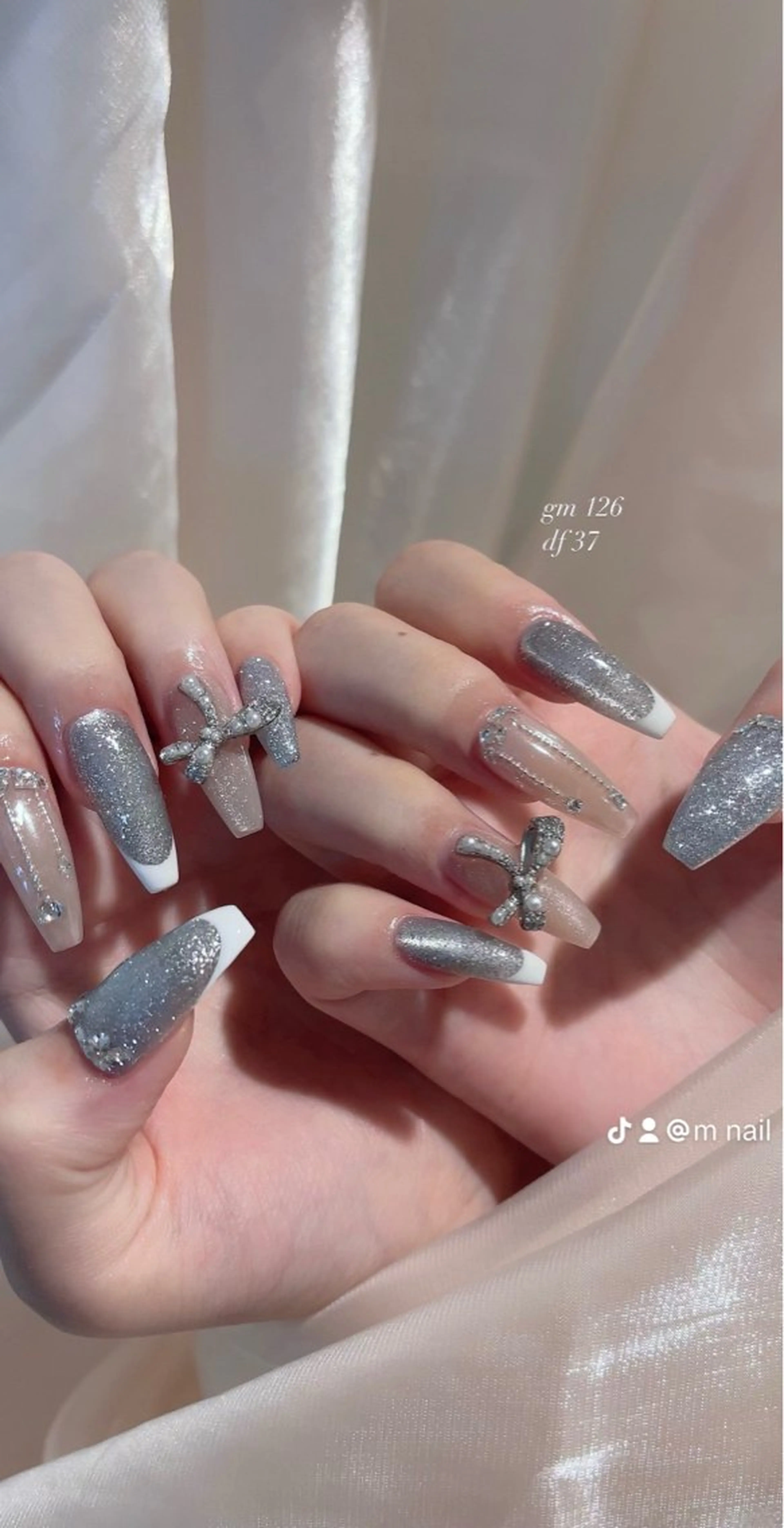 ロング ハンドネイル 小河原 舞のネイルデザイン