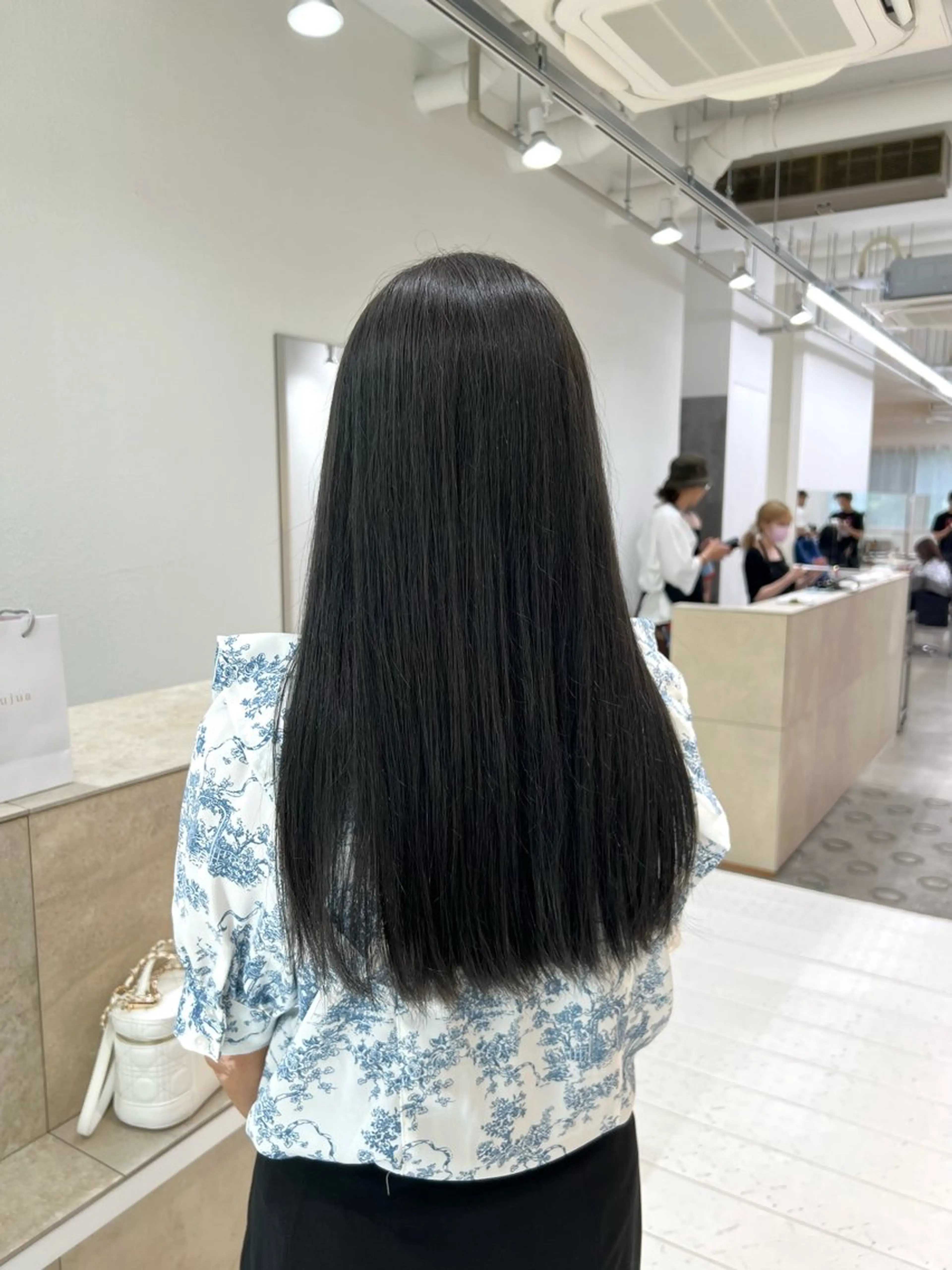 ロング カラー 透明感カラー グレージュ オリーブカラー オリーブグレージュ オリーブグレー ブリーチカラー🦋‪ 田中さくらのヘアスタイル