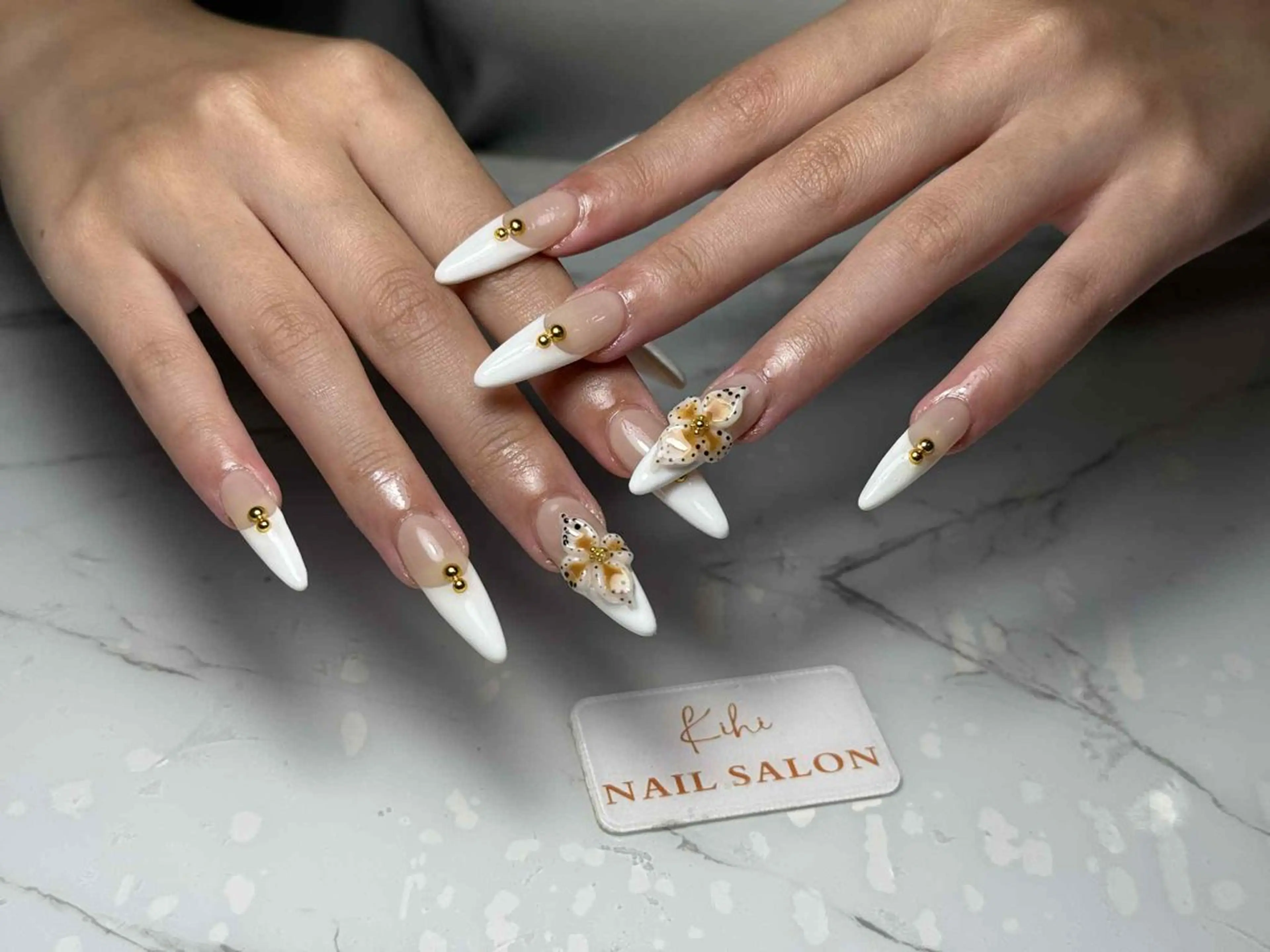 ネイル アートネイル フレンチネイル ジェルネイル グラデーション 韓国ネイル ハンドネイル 💕鈴木ユリ パラジェル/オフ無料のネイルデザイン