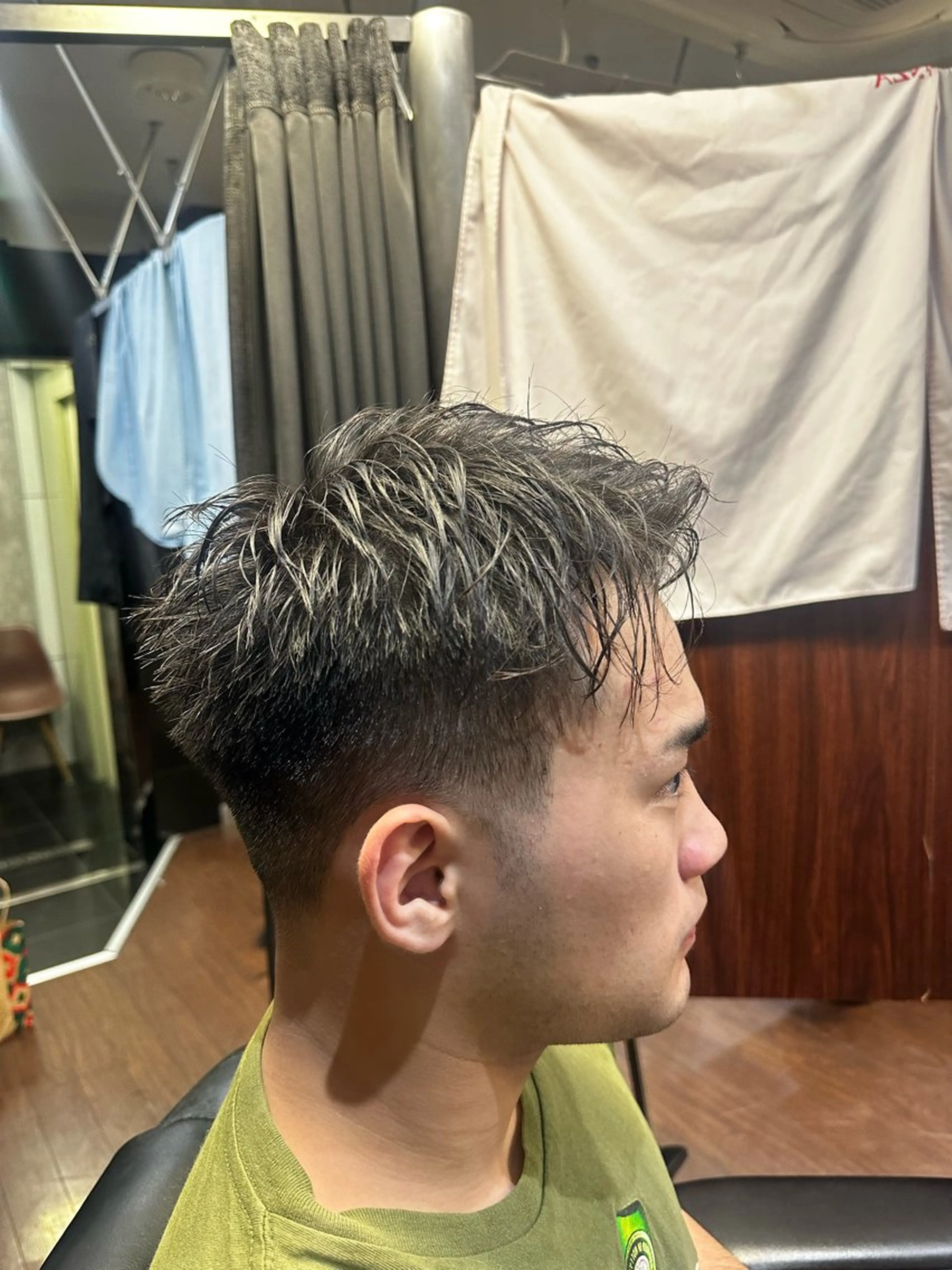 ショート メンズ ヒロ銀座 東京駅八重洲店所属・【メンズ専門】🔥 カミマンのヘアスタイル