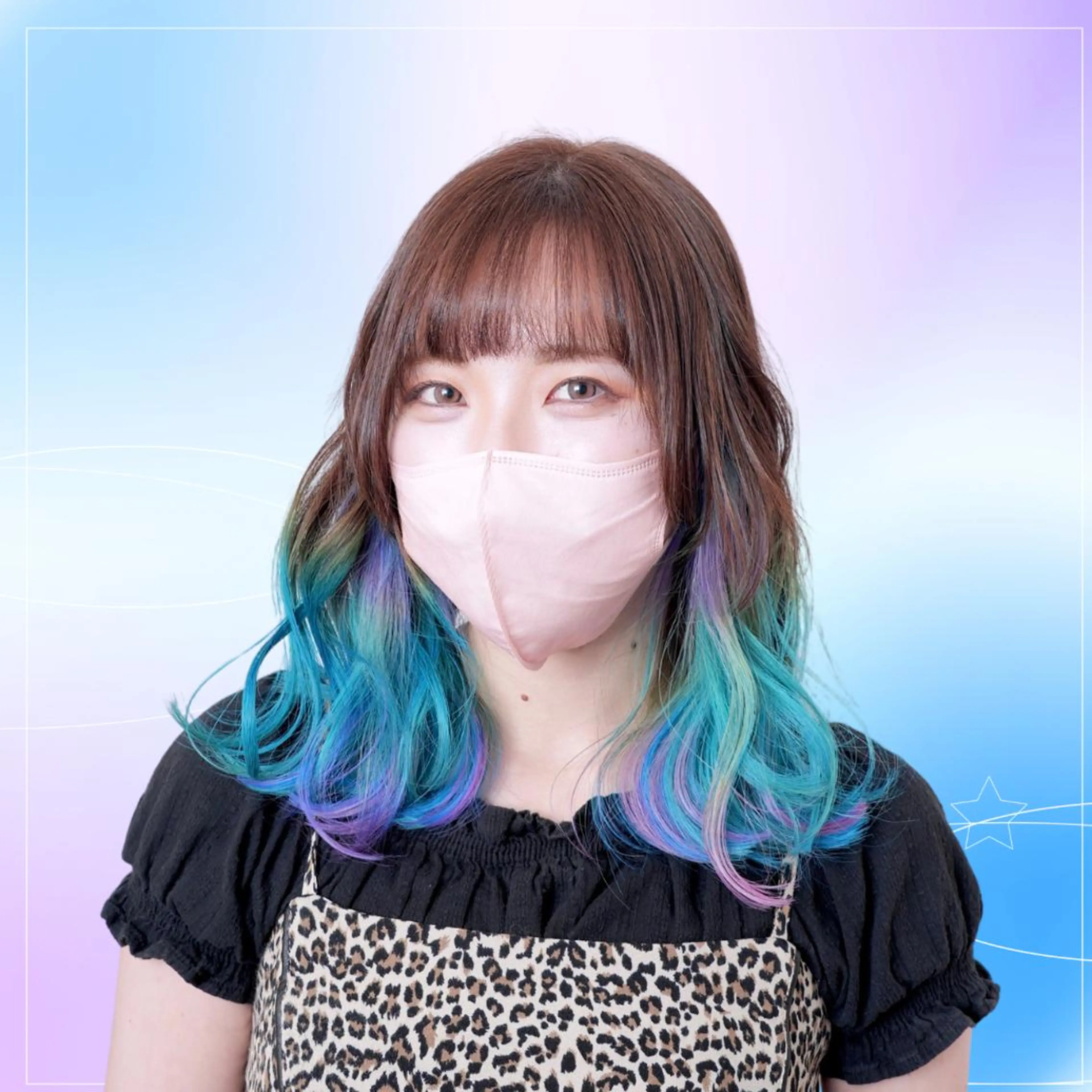 セミロング カラー ヘアアレンジ アイブロウ 推し活専用 【派手髪】飯野ゆかりのヘアスタイル