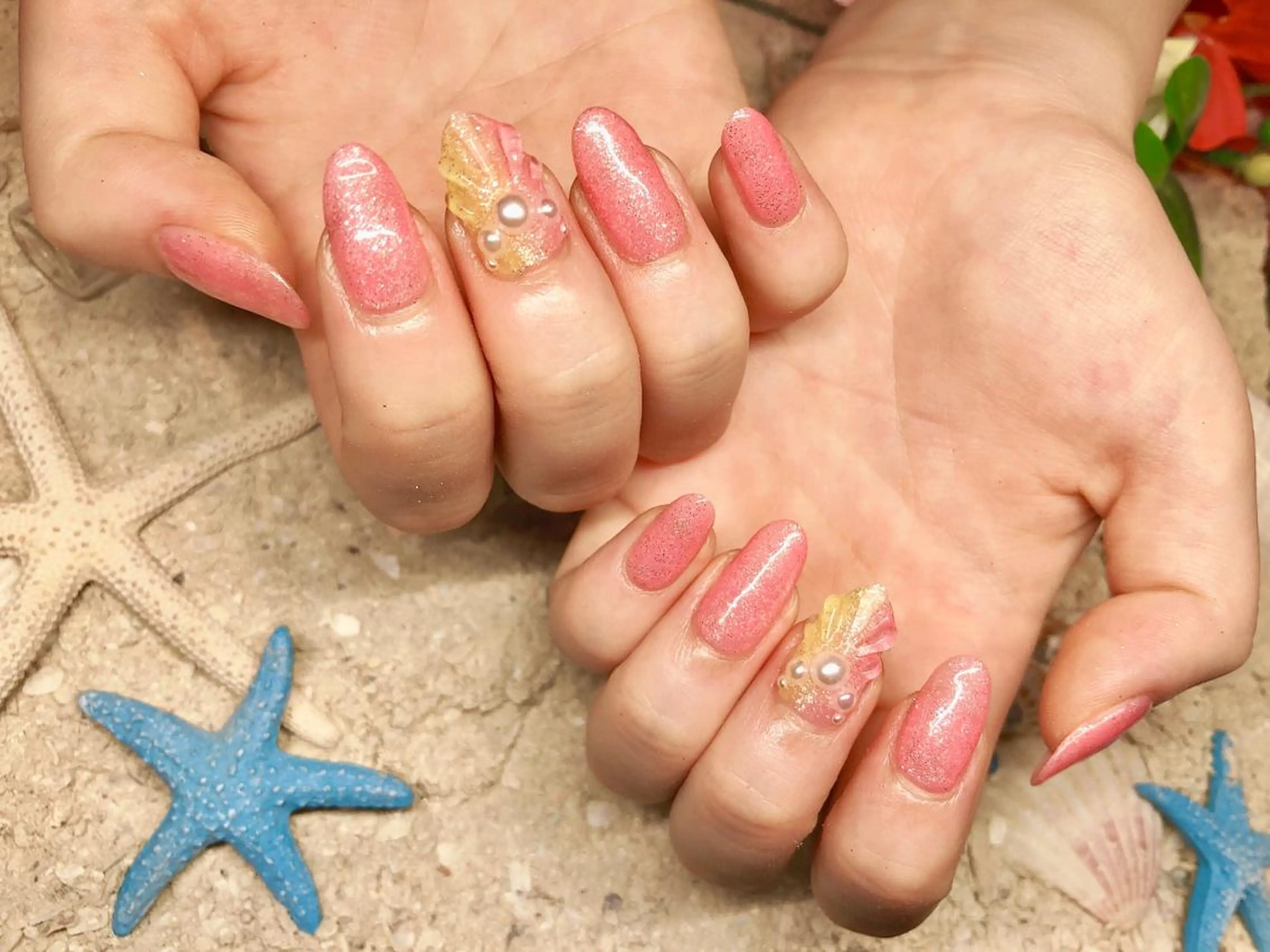 ネイル フットネイル フレンチネイル ジェルネイル ラメ(グリッター) ラメグラデーション NEO Beauty Salon所属・𝐍𝐄𝐎 𝐉𝐔𝐑𝐈のネイルデザイン