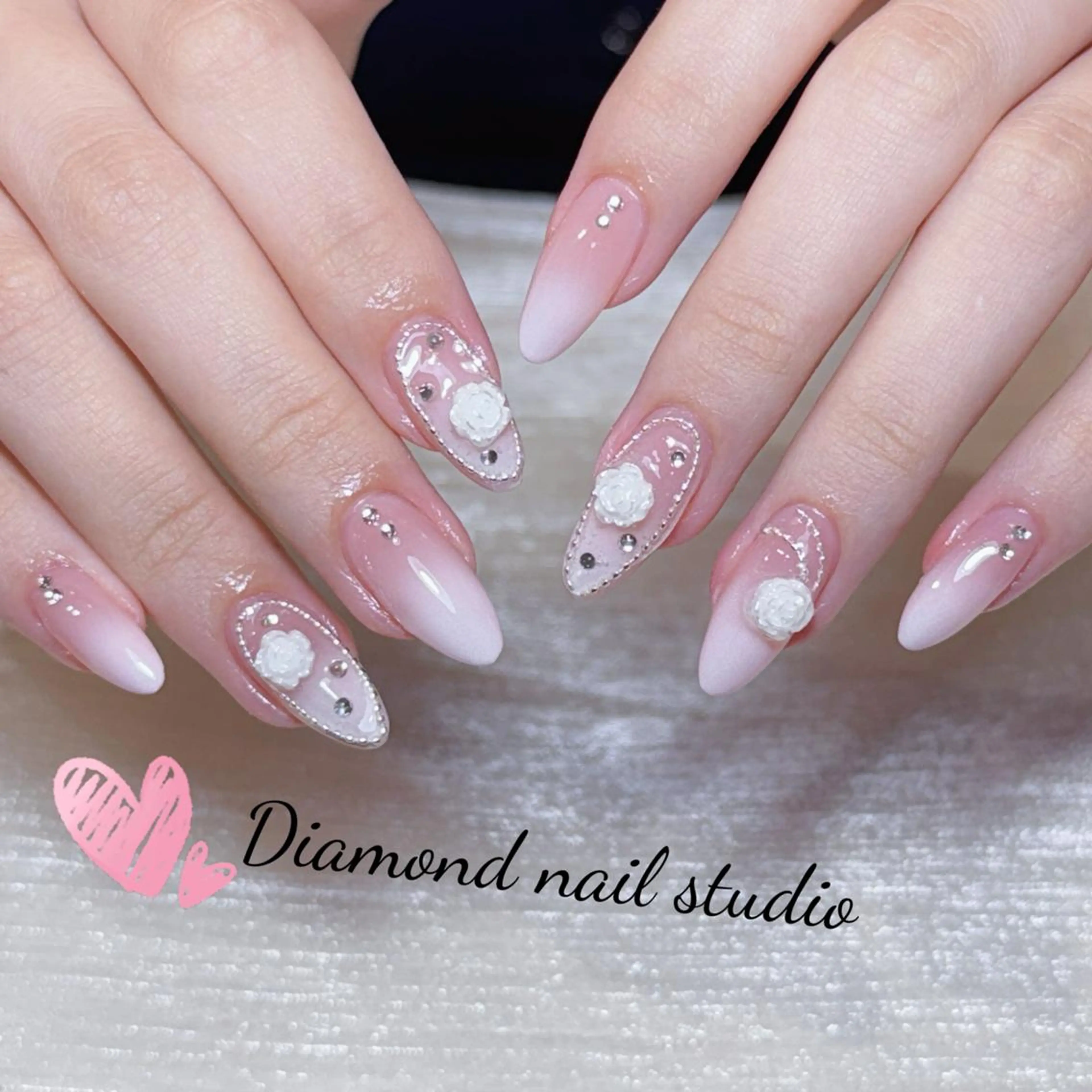 ネイル アートネイル オーロラネイル ガーリー キラキラネイル マグネットネイル ハンドネイル ハンドケア Diamond Kokona🩷のネイルデザイン