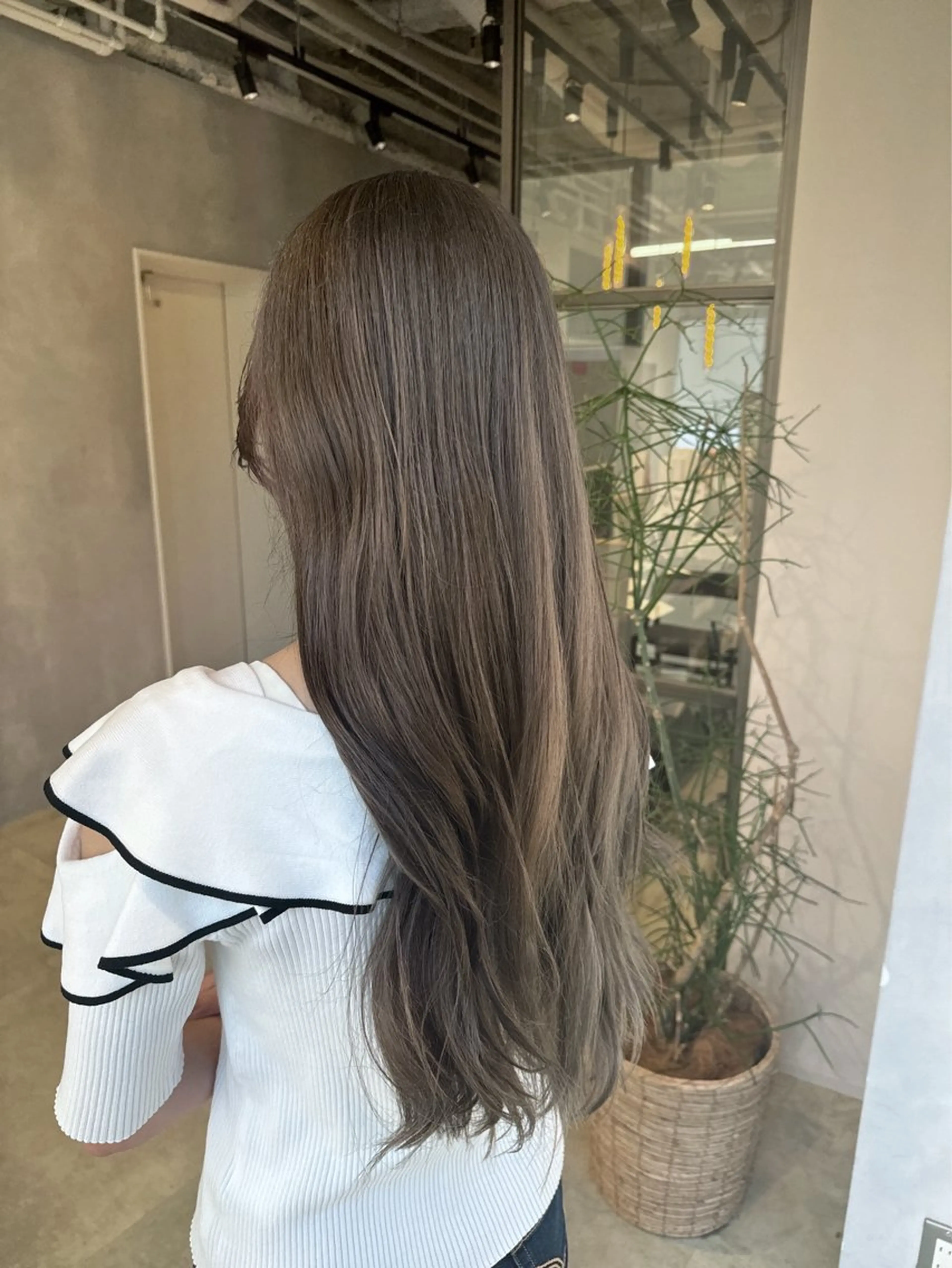 カラー 透明感カラー グレージュ シアーグレージュ カット ヘアカラー トリートメント 透明感カラー✨艶髪 制作🌱山根あゆみのヘアスタイル