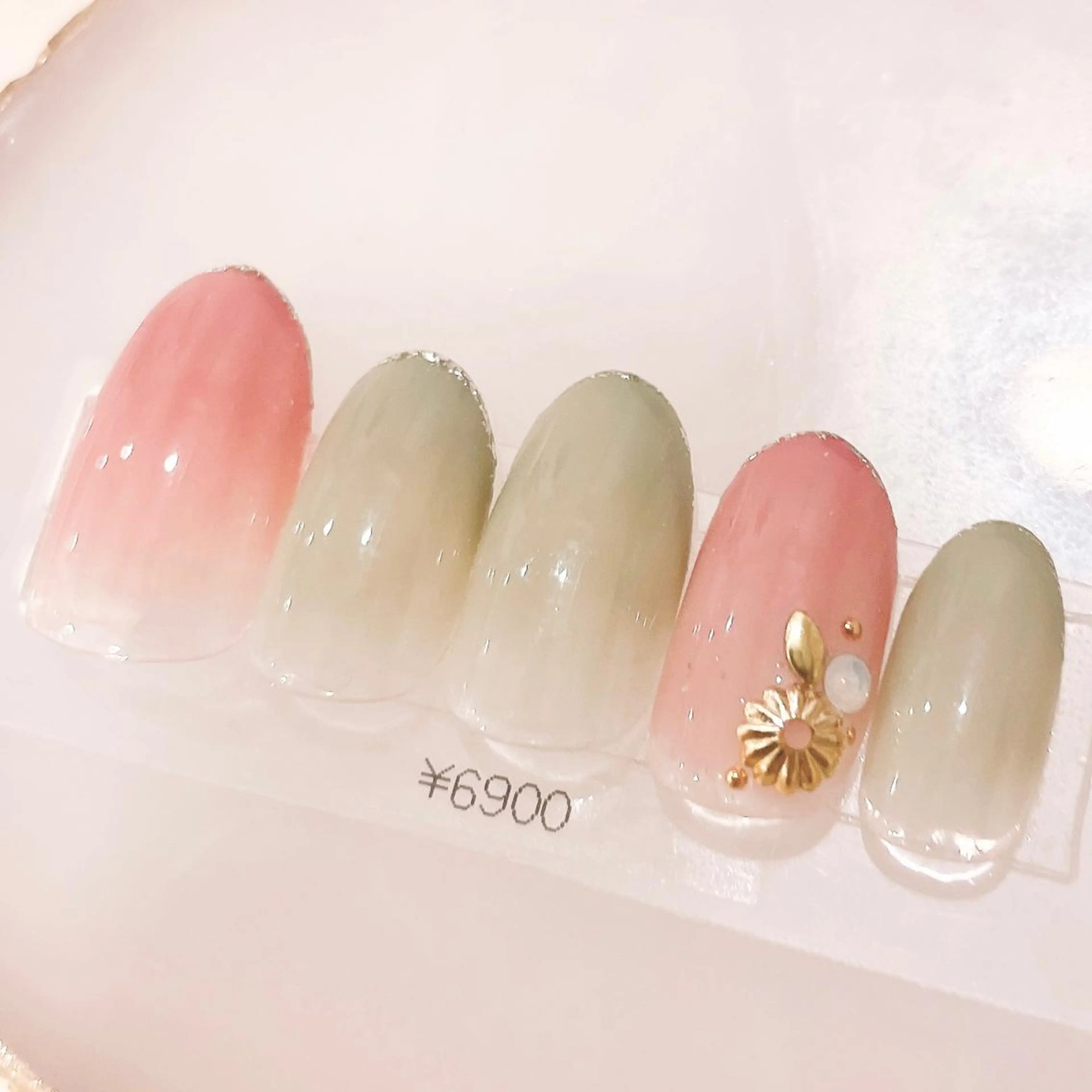 ネイル グラデーション ピンク ピスタチオネイル ハンドネイル CHIARA nailsのネイルデザイン