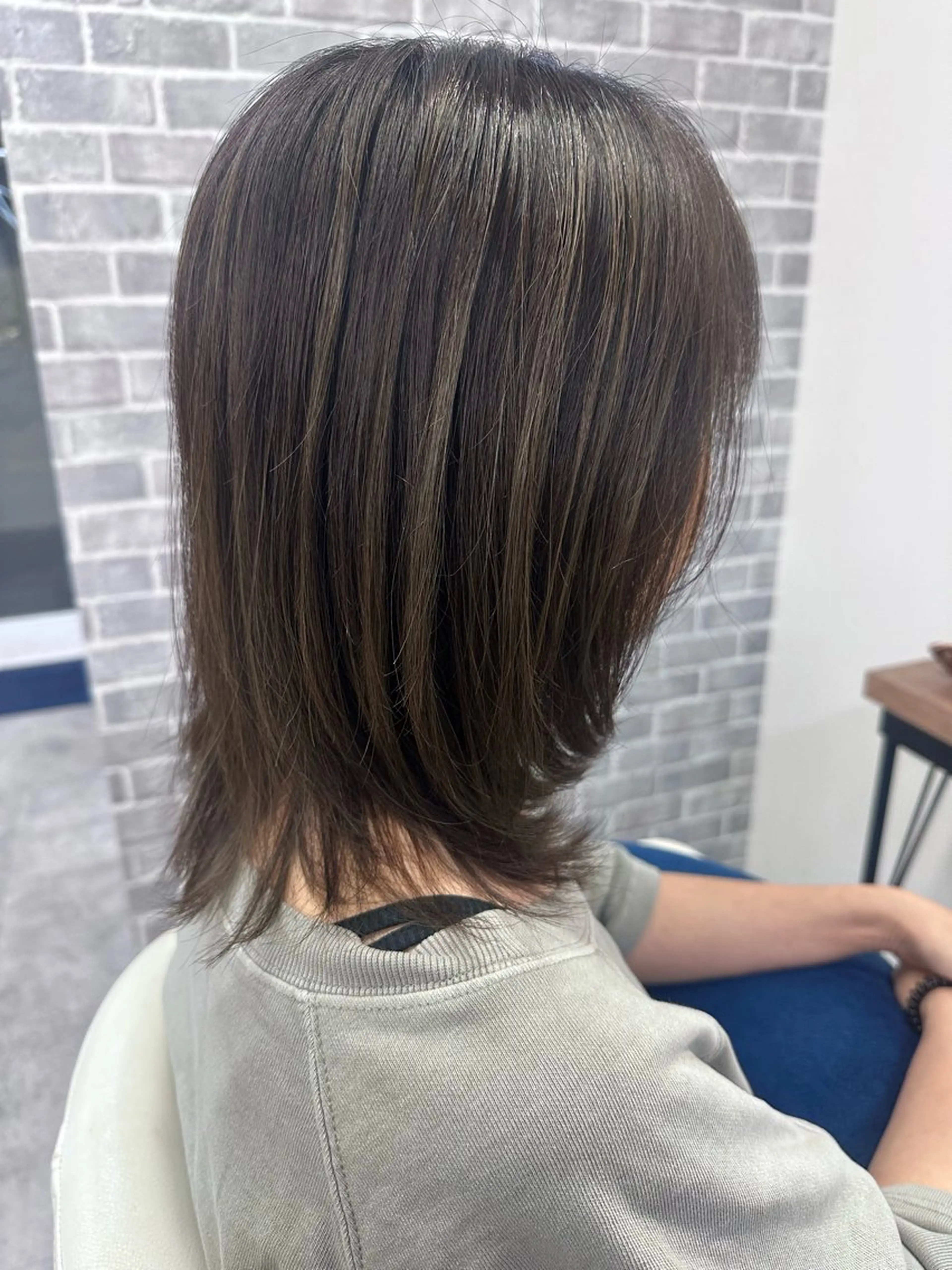 ミディアム カラー 透明感カラー グレージュ ハイライトカラー ハイライト ヘアカラー トリートメント Noy所属・Noyヨシモト ヒロトのヘアスタイル