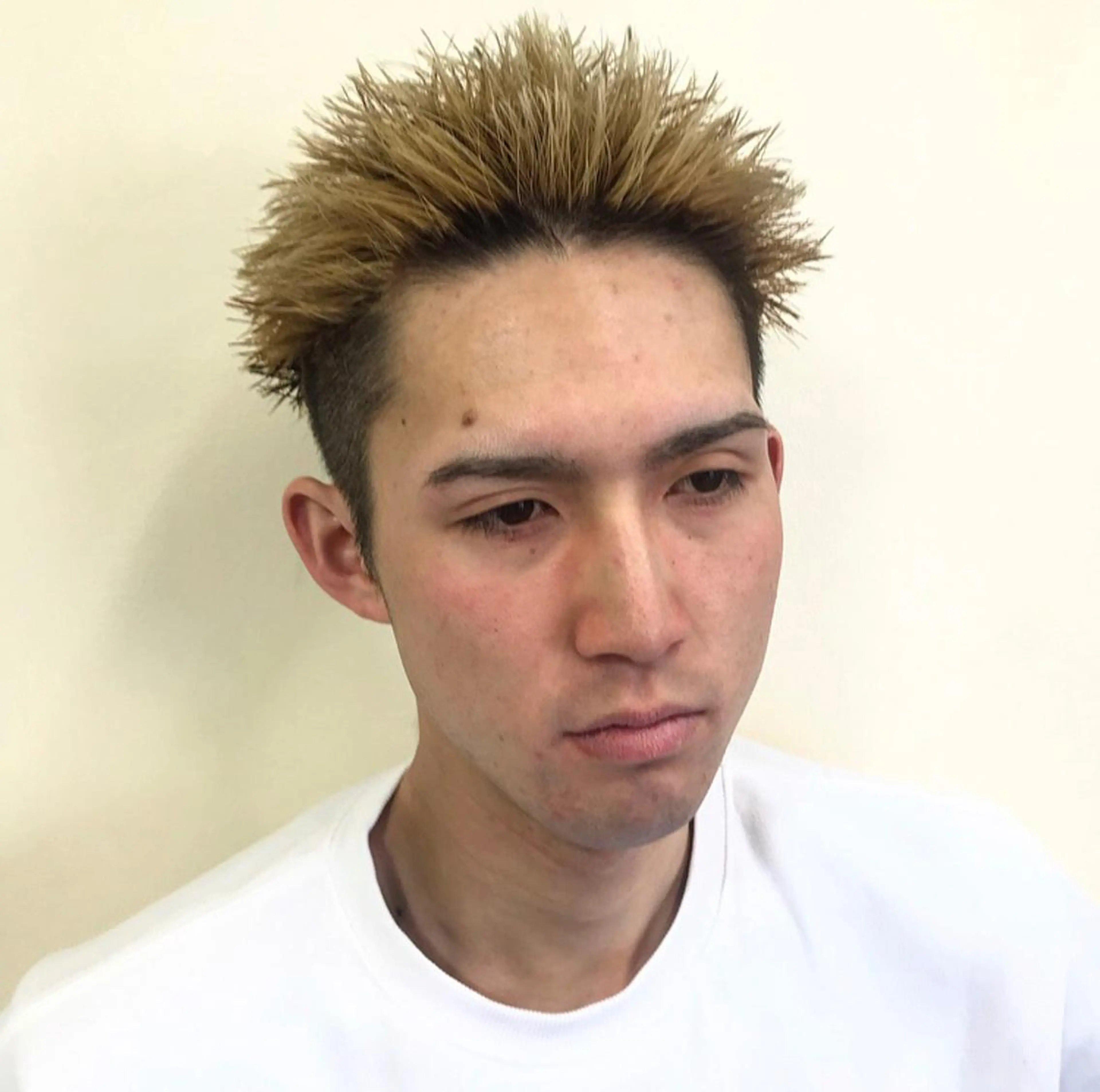 カラー メンズ ヘアカラー ヨシダ トオルのヘアスタイル