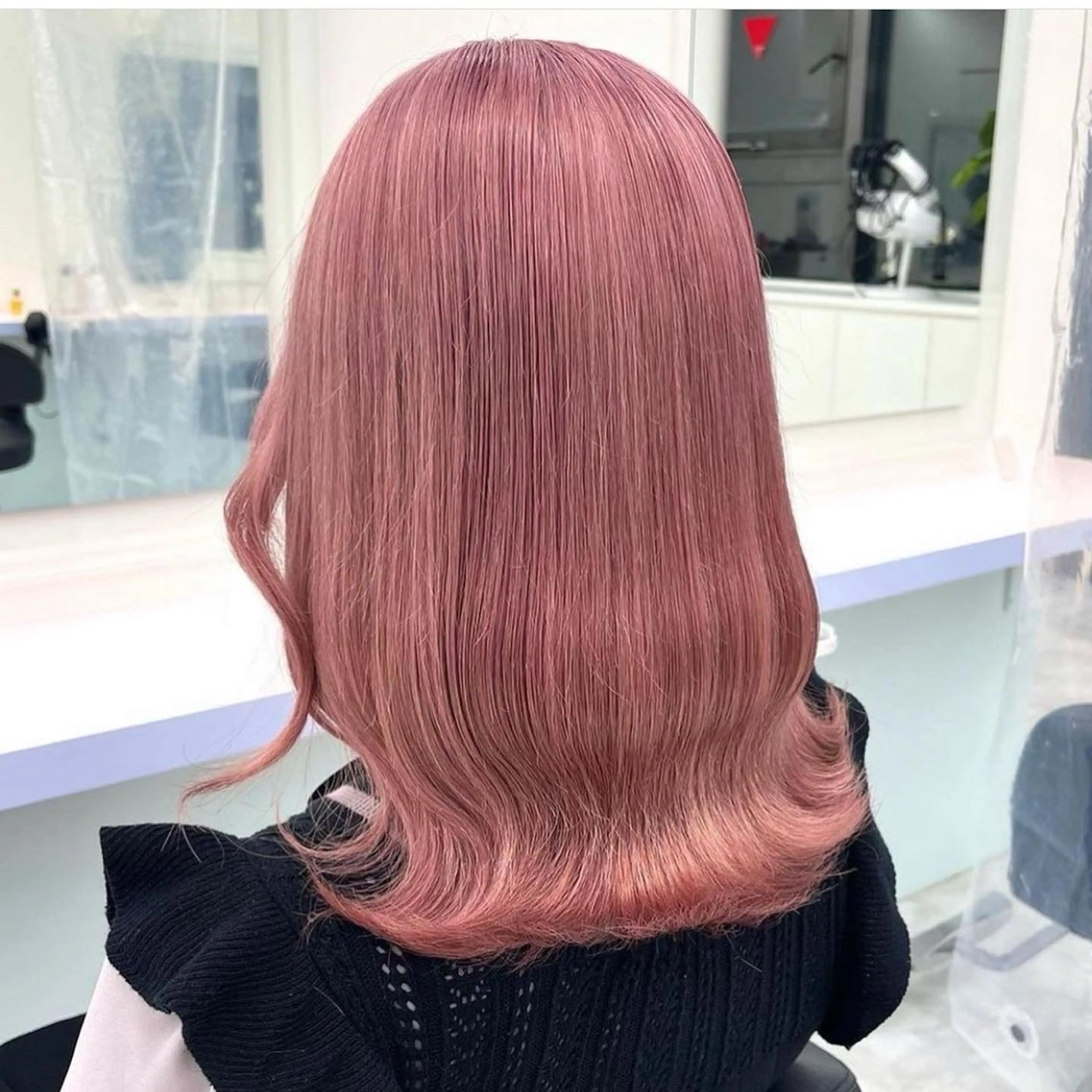 ミディアム カラー パーマ ヘアアレンジ メンズ 🤍透明感カラー🤍 ブリーチ🤍AINEのヘアスタイル