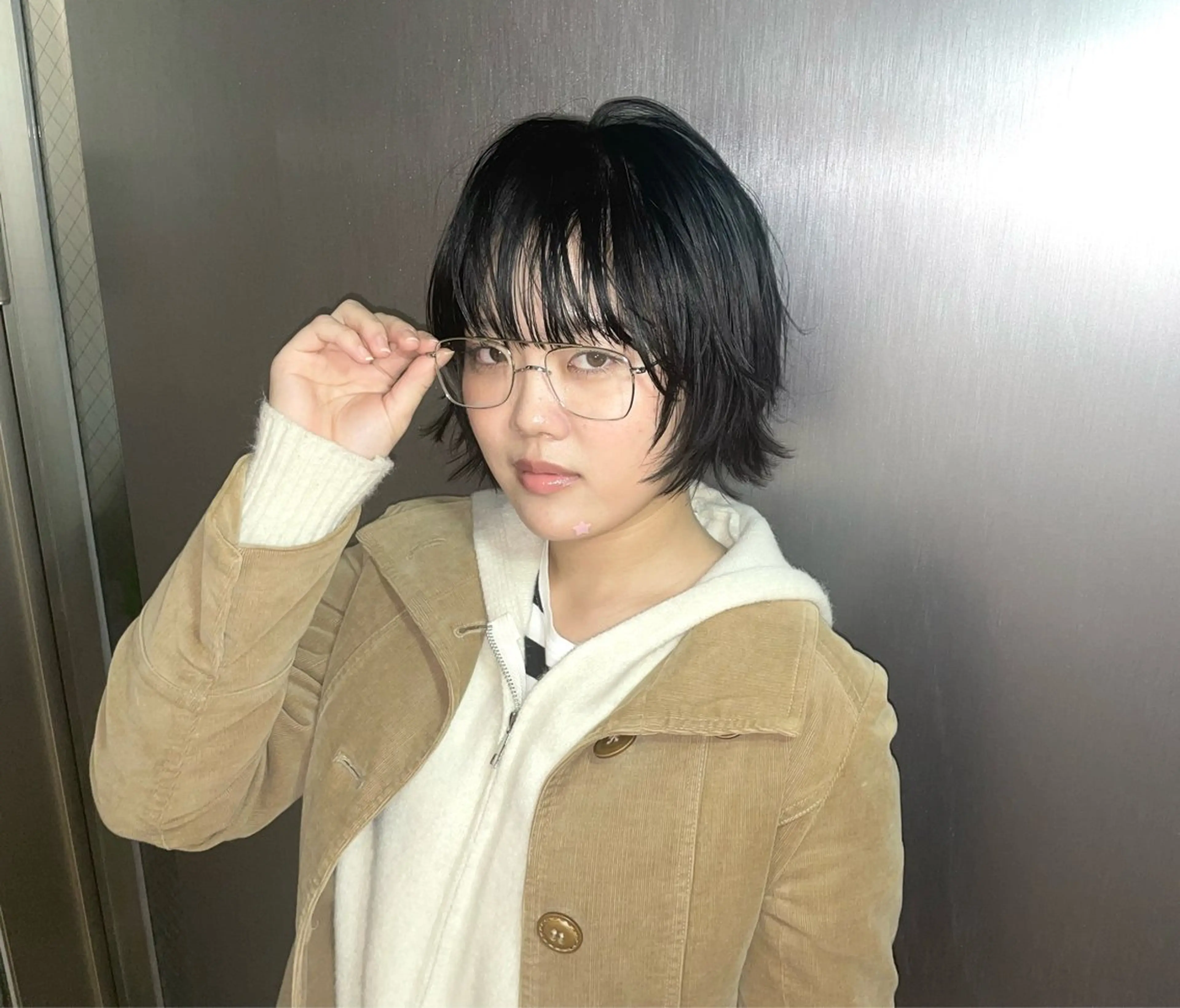 ミディアム GIVET所属・心斎橋/ハイトーン/ レイヤーカットのヘアスタイル