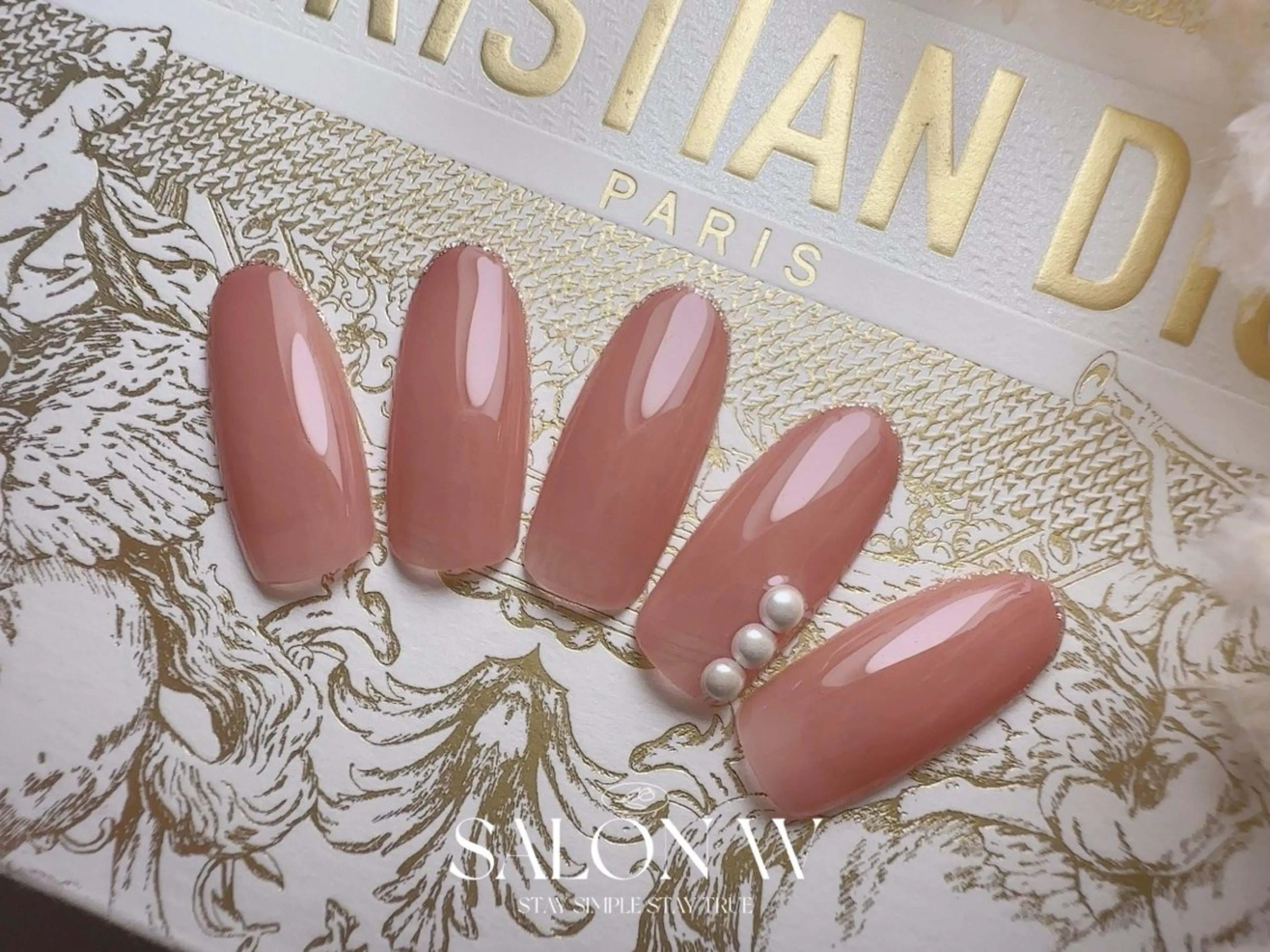 🎀美フォルムにこだわり🎀際まで美しい！オフィスネイルにおすすめ♪大人上品デザインの定額コースA（ソフトジェルオフ無料の写真