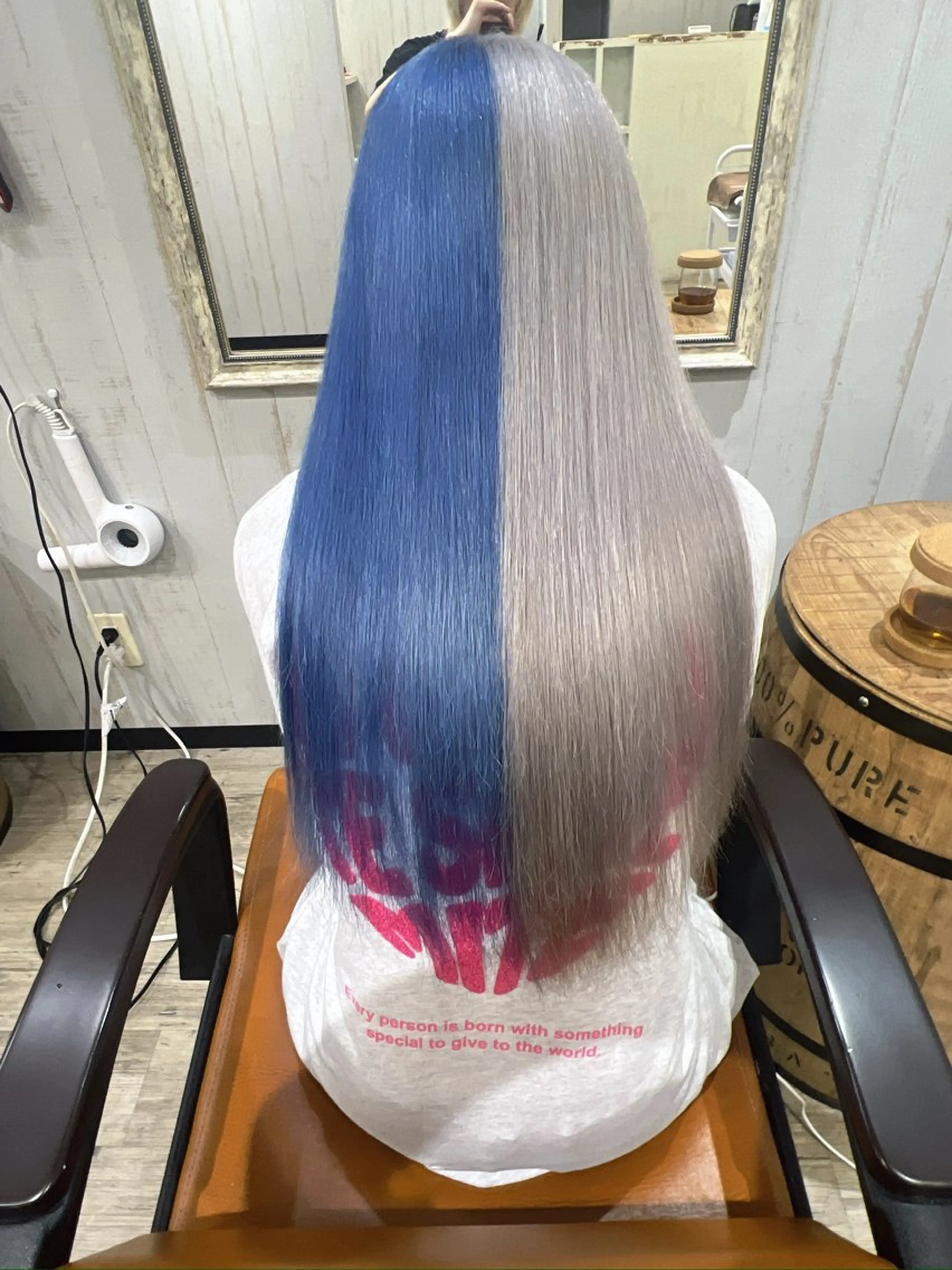 ロング カラー ブリーチ ブルーカラー ケアブリーチ ネイビーカラー シルバー ヘアカラー トリートメント 艶髪/ハイトーン特化 店長/SHOHEIのヘアスタイル