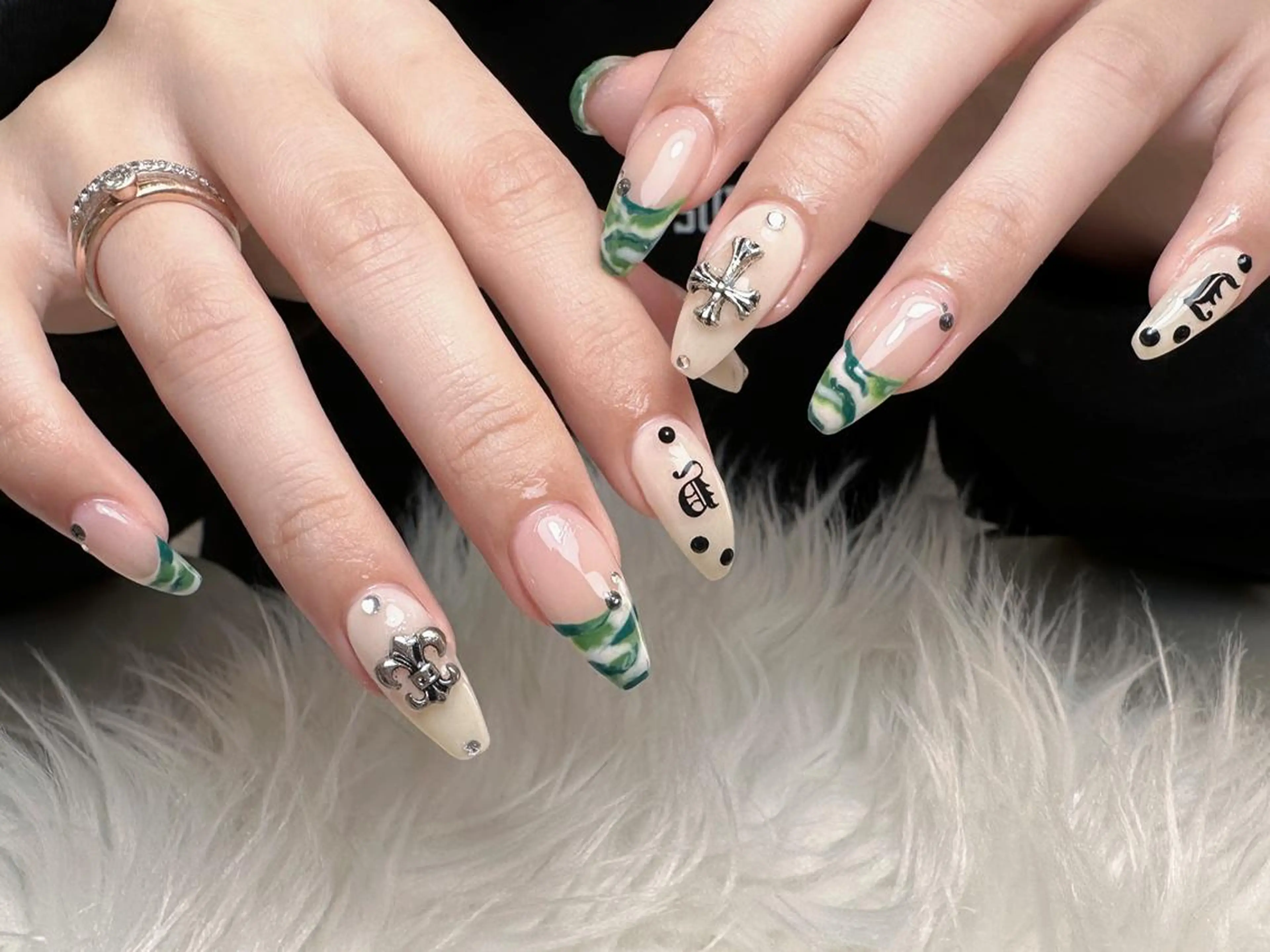 ネイル ハンドネイル Elegant beautyのネイルデザイン