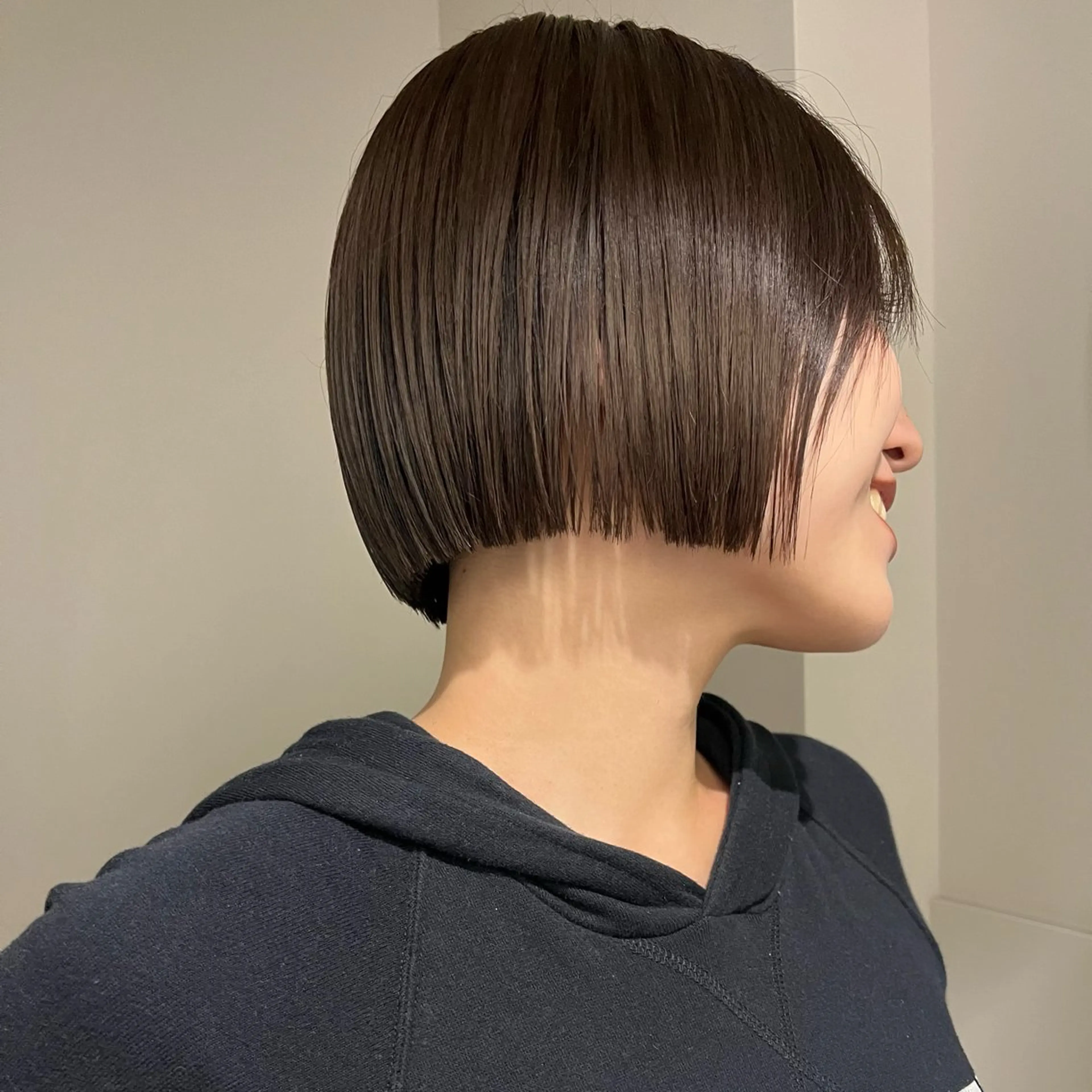 ショート カラー グレージュ Kaede🍁 FILMS 渋谷のヘアスタイル