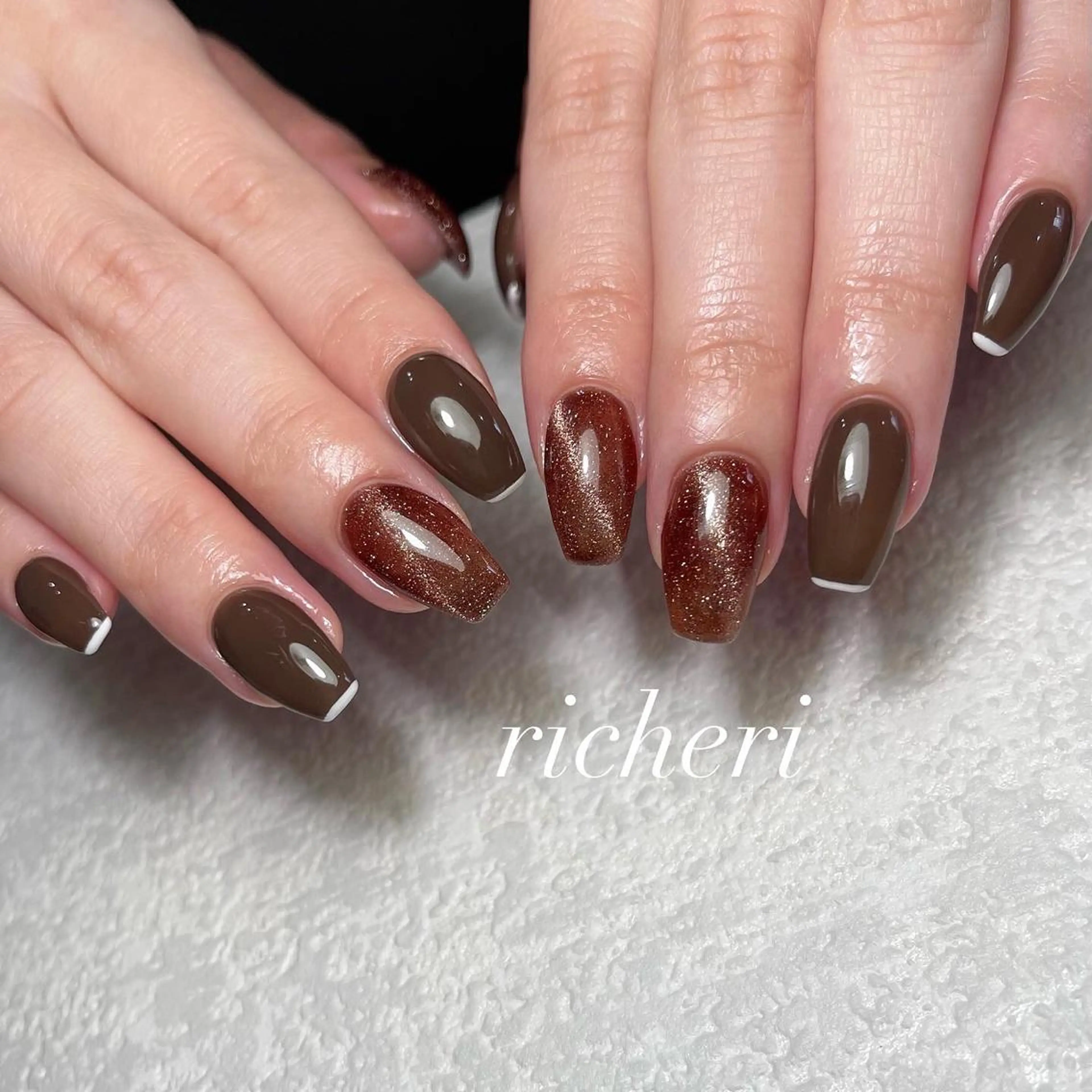 ミディアム ネイル 韓国風ヘア アートネイル ブラウン フレンチネイル ジェルネイル richeri beautyのエステ・リラクイメージ