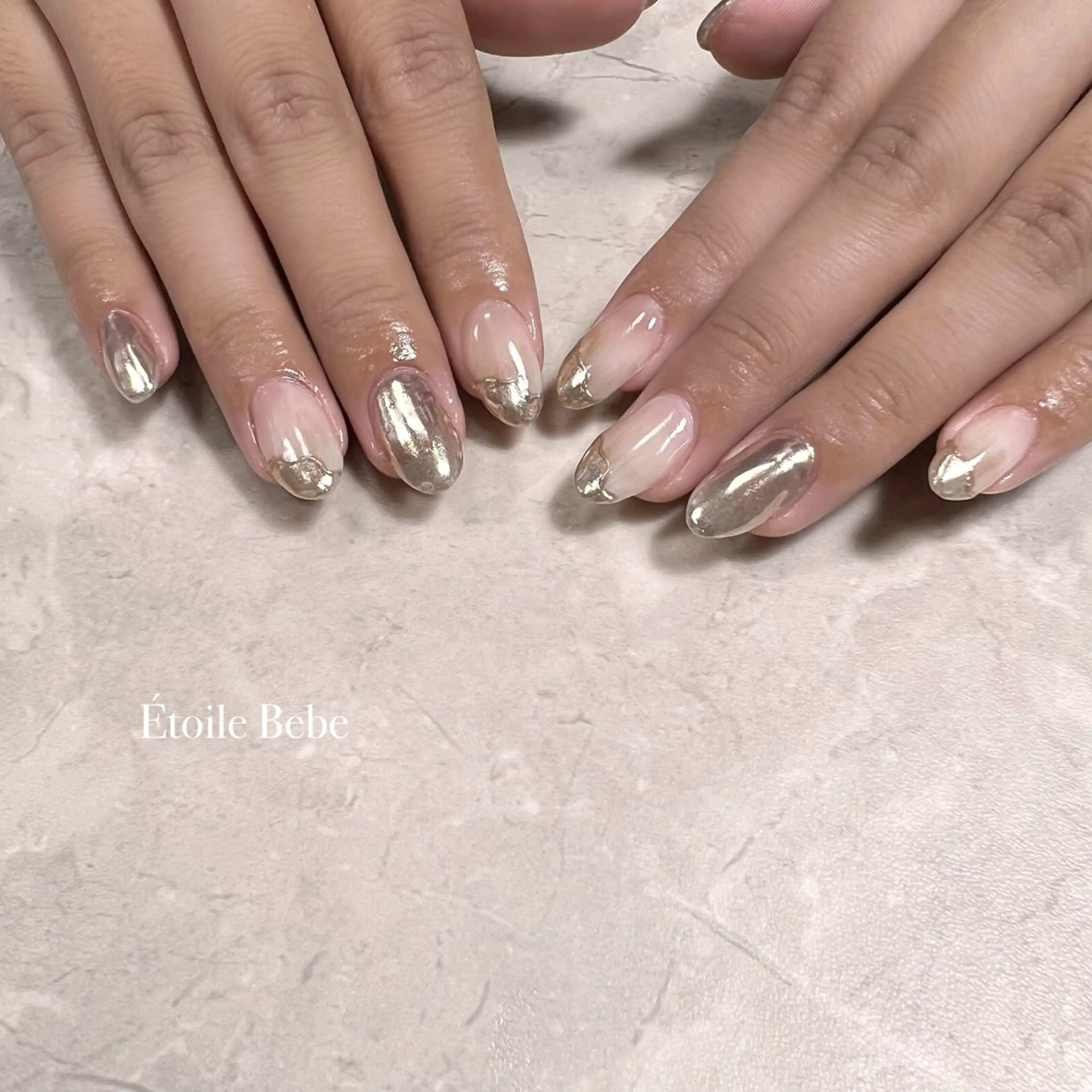 ネイル ミラーネイル ニュアンスネイル ホワイト ハンドネイル Étoile Bebeのエステ・リラクイメージ