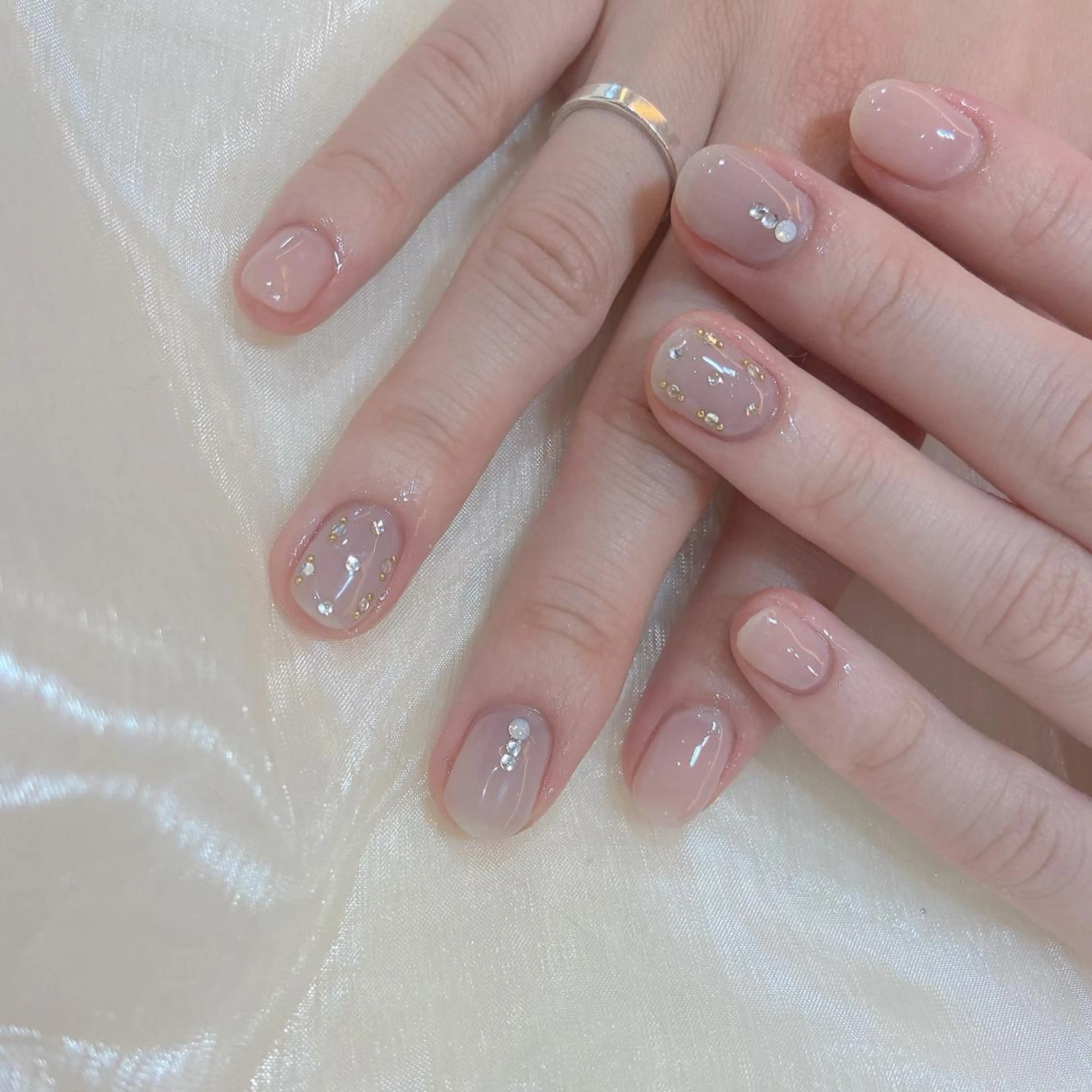 ネイル 𝕄𝕚𝕪𝕦🤍 自由が丘⌇パラジェルのネイルデザイン