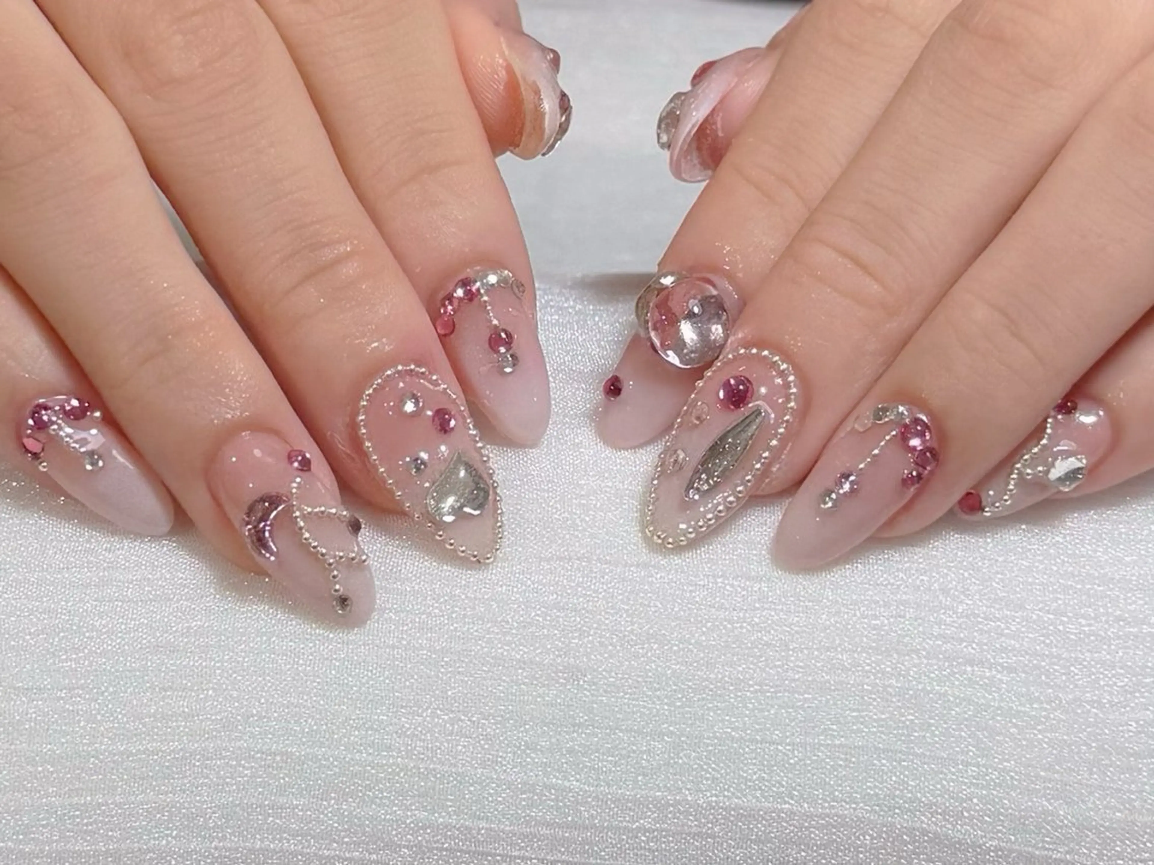 ネイル アートネイル オーロラネイル ガーリー キラキラネイル 韓国ネイル ハンドネイル み ゆのネイルデザイン