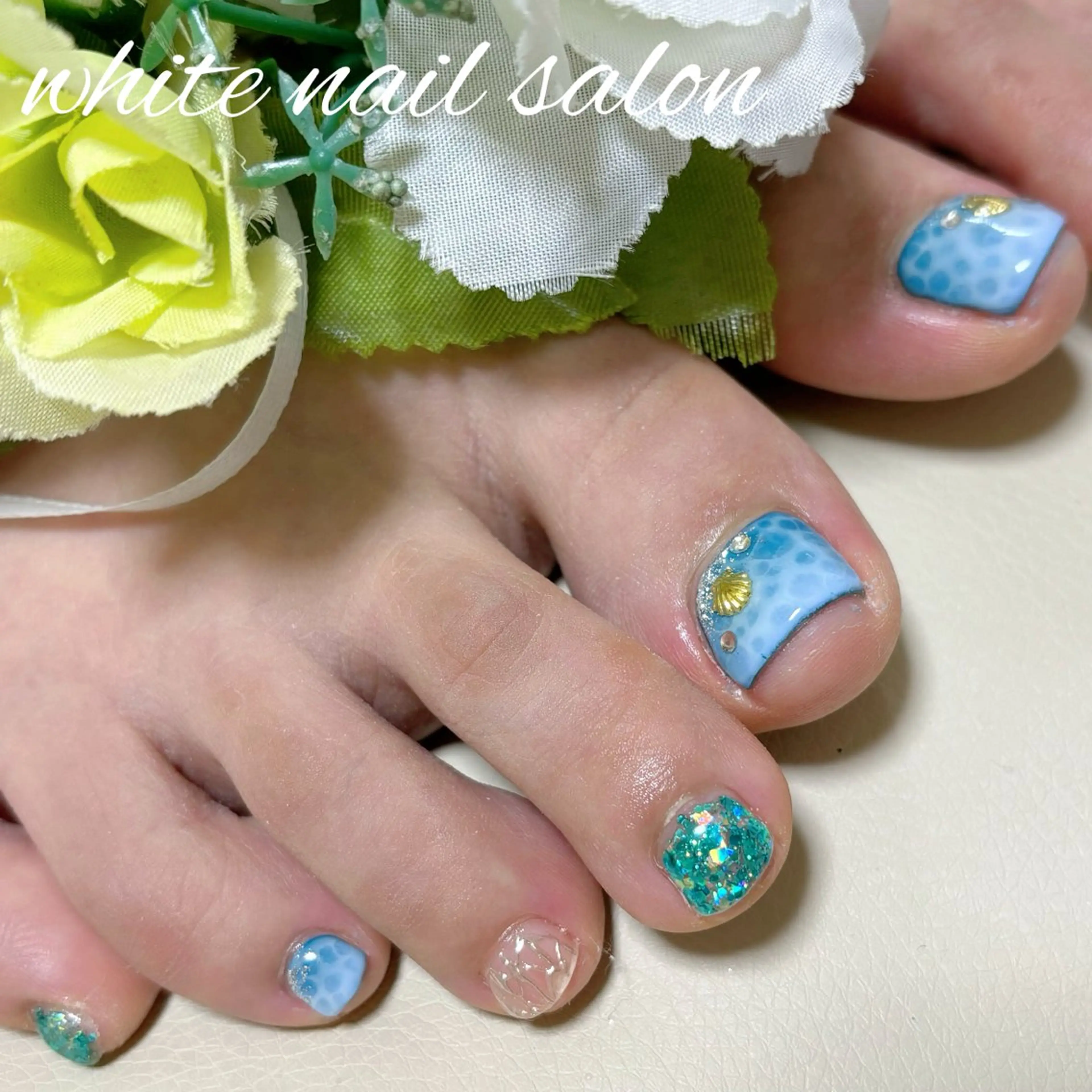 ネイル ホワイト フットネイル white nail salonのネイルデザイン