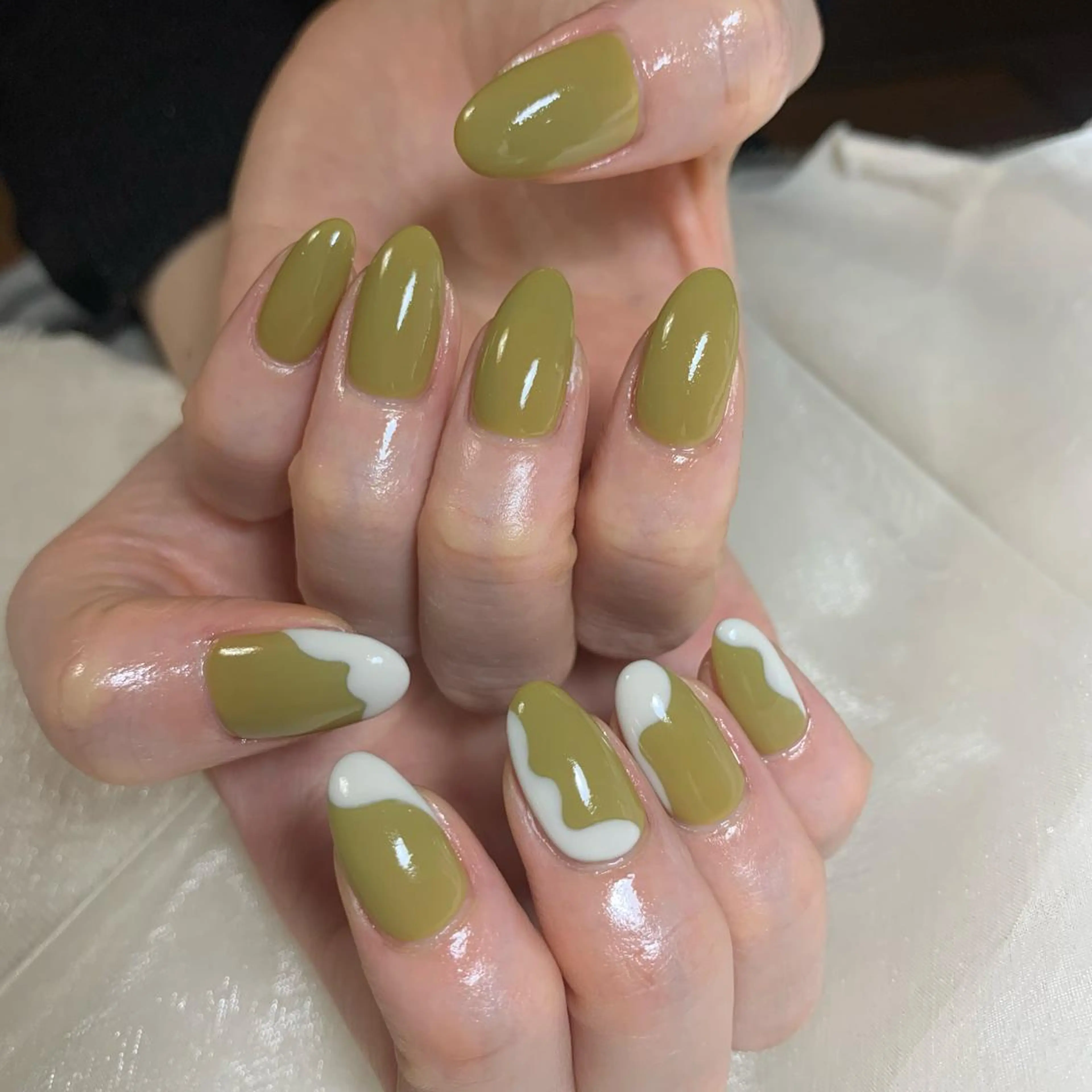 ネイル ハンドネイル repos~ルポ~所属・里見 麗のネイルデザイン