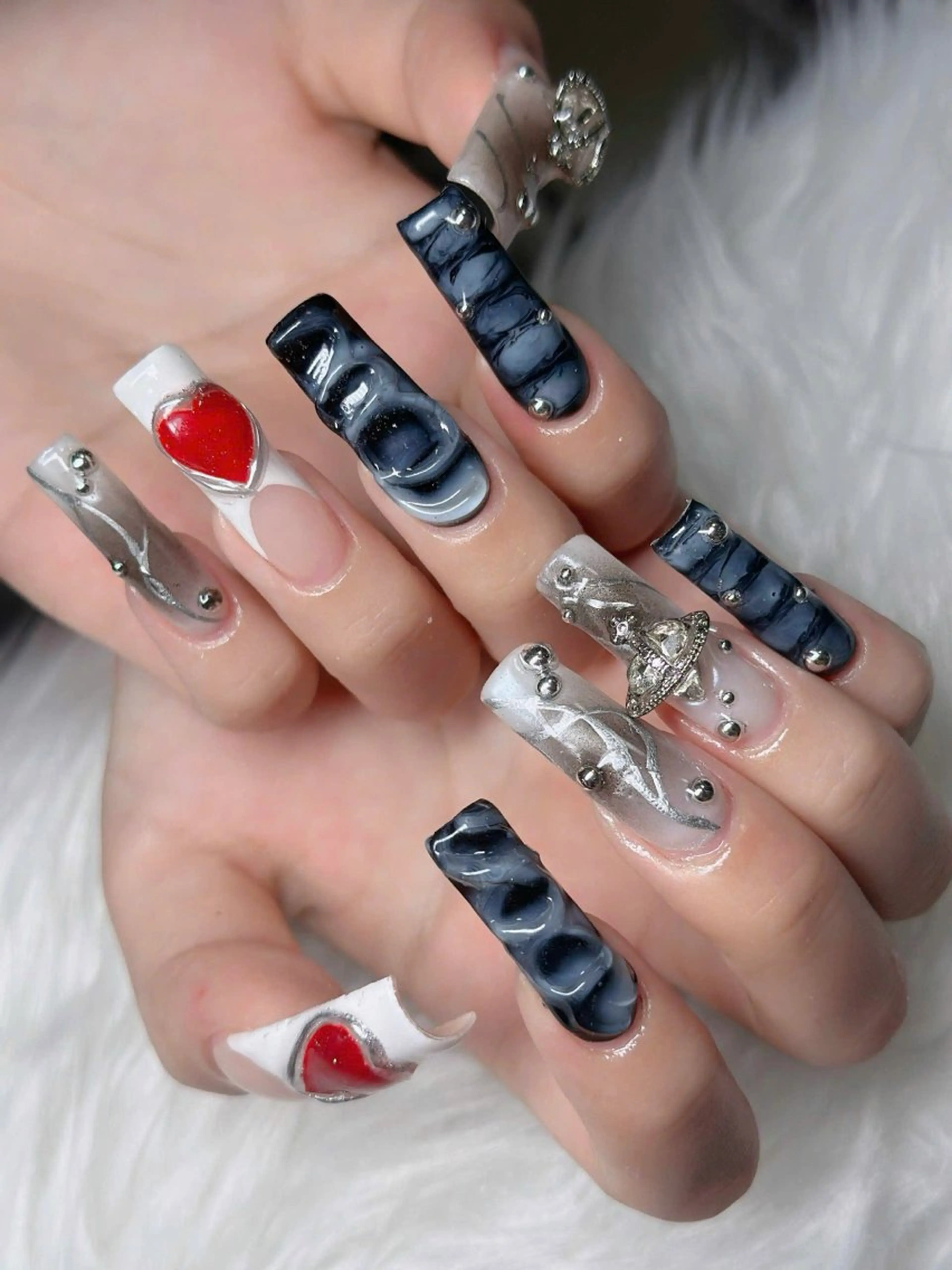 ネイル フレンチネイル ジェルネイル ガラスフレンチ ハロウィン ハート H.baby Nail Salonのネイルデザイン