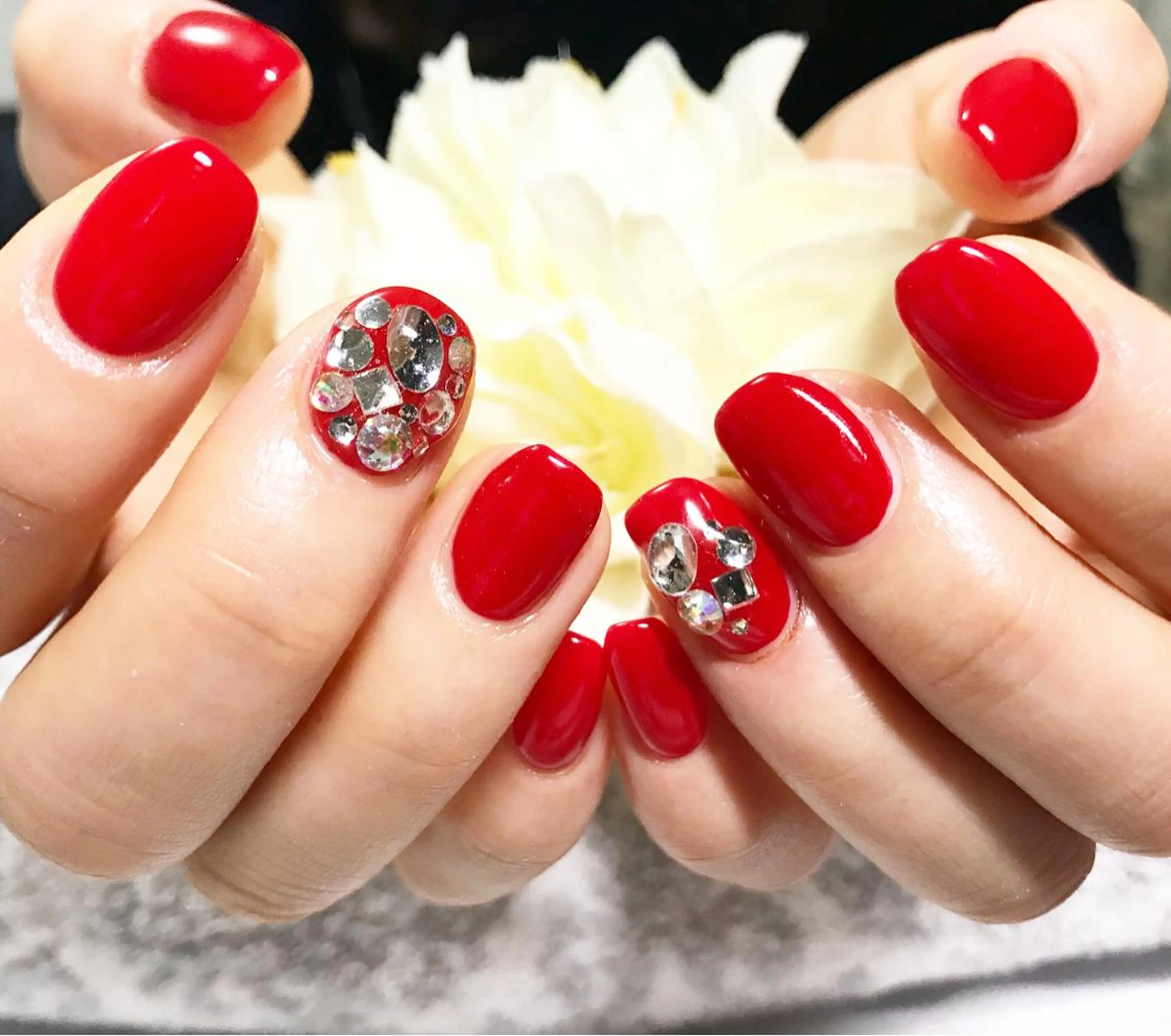 ネイル フットネイル 赤色 シンプルネイル 春ネイル ストーンネイル ネイル フフラ所属・nail fufla ♡yamane♡のネイルデザイン